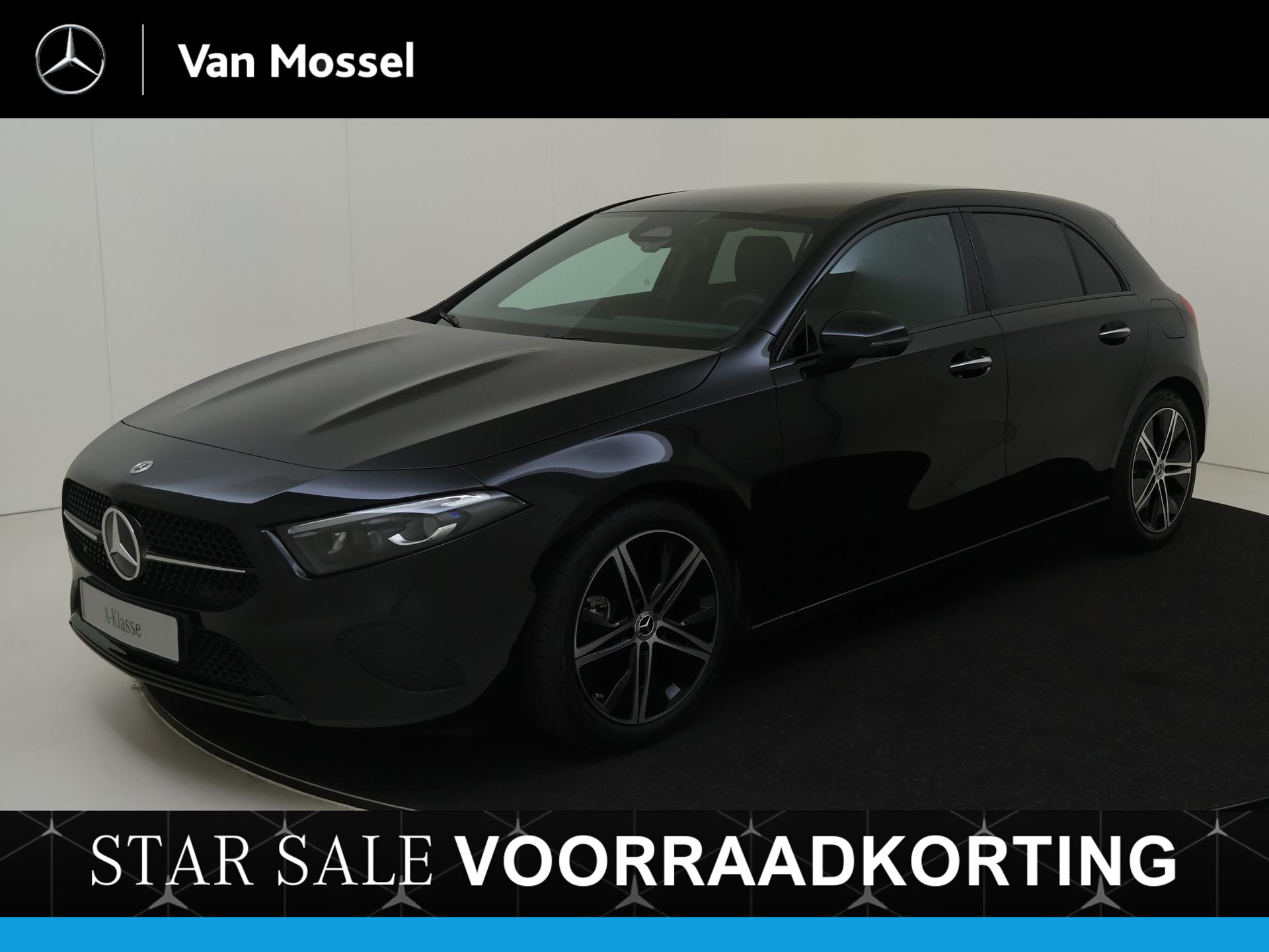 Mercedes-Benz A-Klasse 180 Star Edition Luxury Line / Stoelverwarming / Achteruitrijcamera / Night-Pakket /
