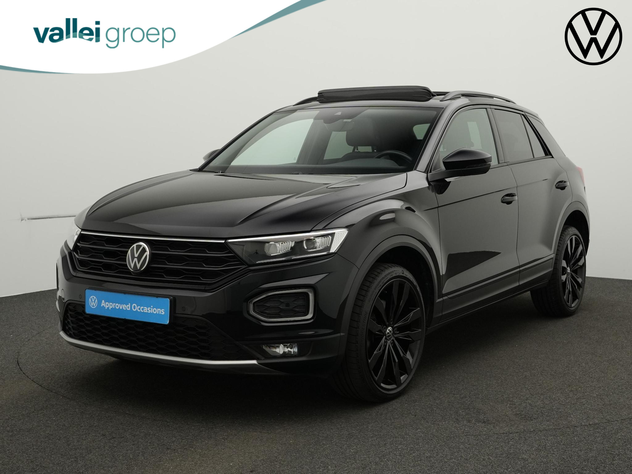 Volkswagen T-Roc 1.5 TSI 150 pk DSG Sport | Panoramadak | Trekhaak | Achteruitrijcamera | Navigatie