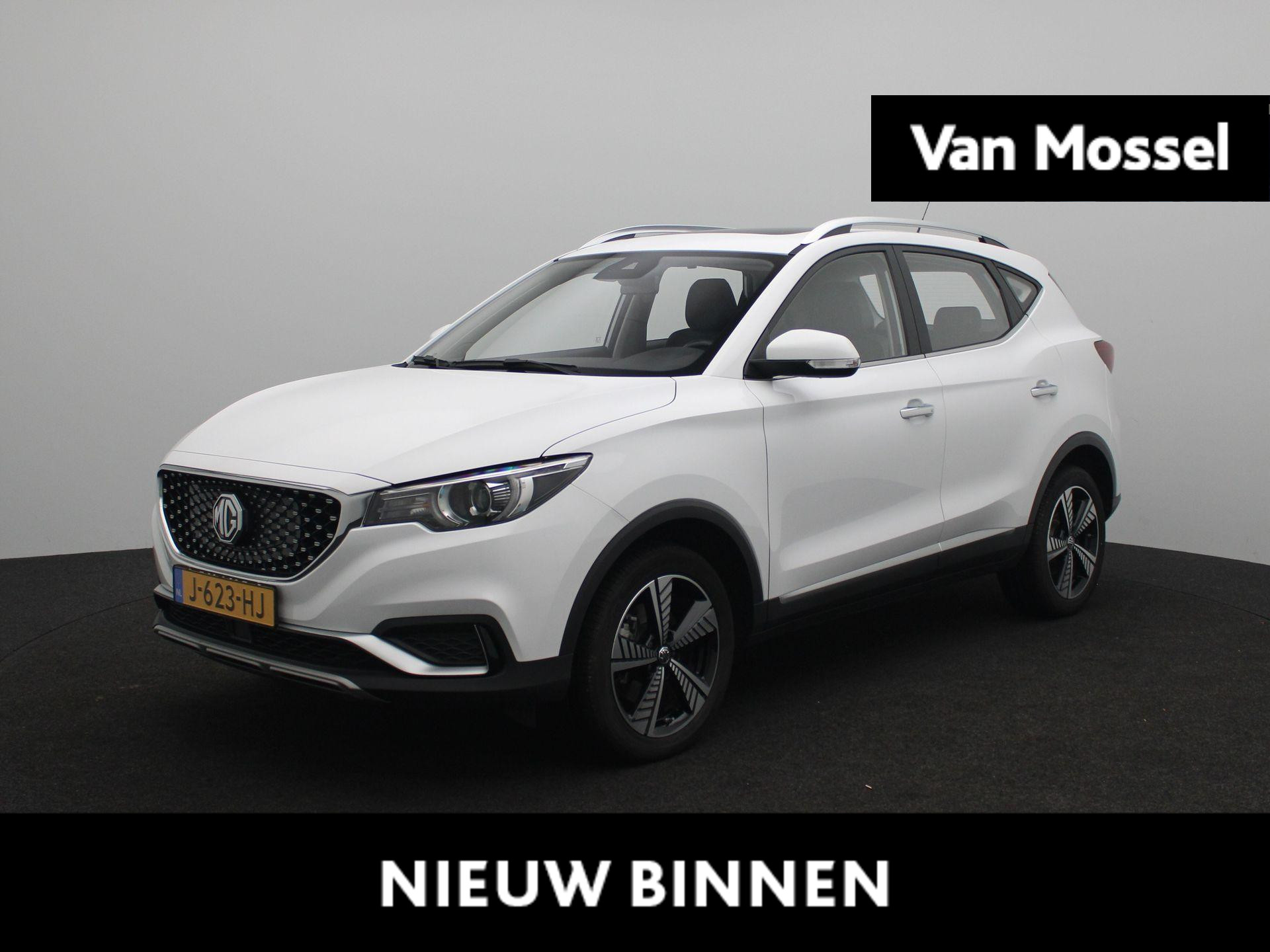 MG ZS-EV Luxury 45 kWh | Panoramadak | Leder | Navigatie | Camera | Schuifdak | LMV | Airco | DAB | Apple carplay | Stoelverwarming |