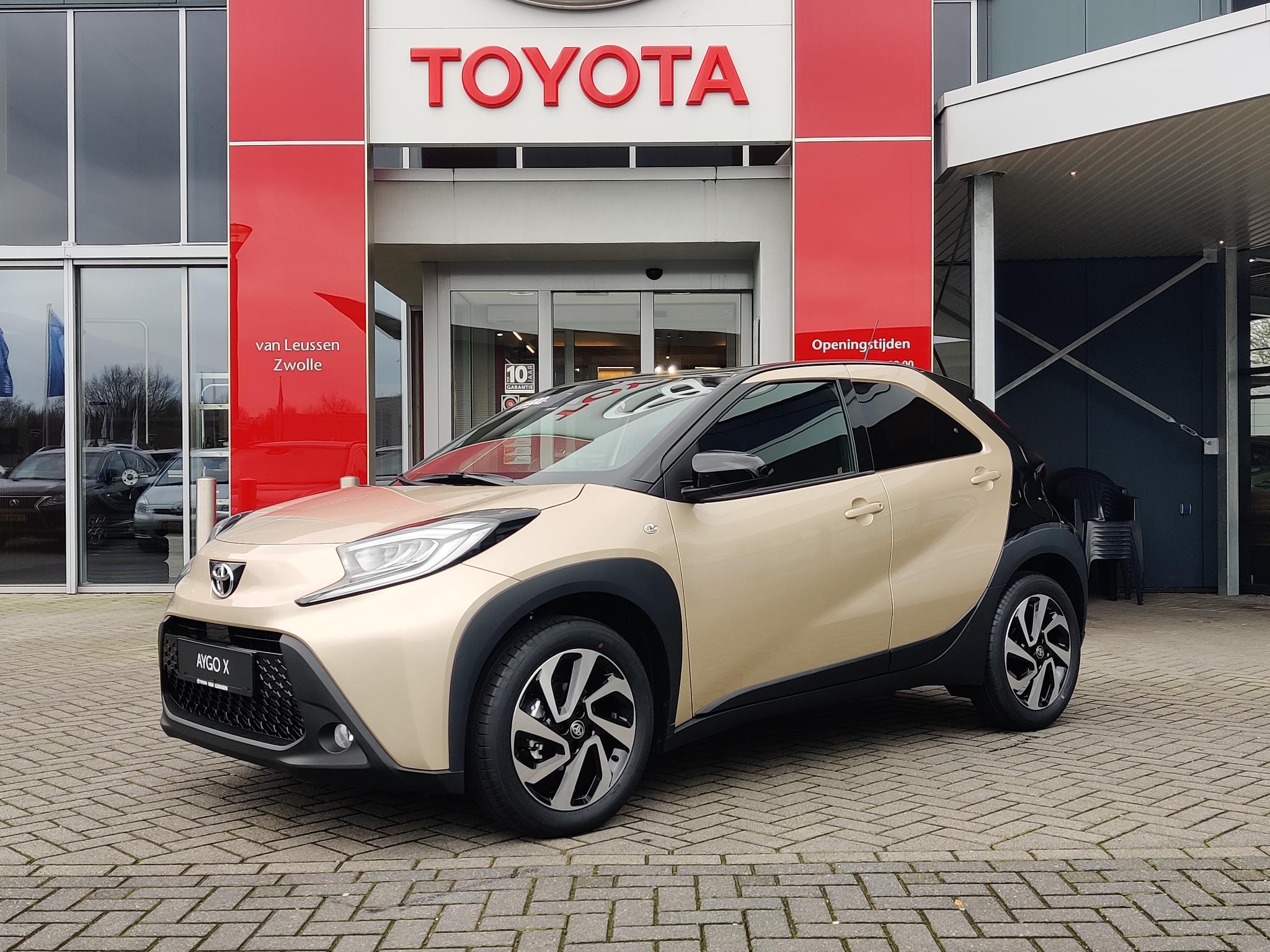 Toyota Aygo X PULSE APPLE/ANDROID CAMERA CLIMA 17"LMV PRIVACY-GLASS LED DAB+ NL-AUTO
