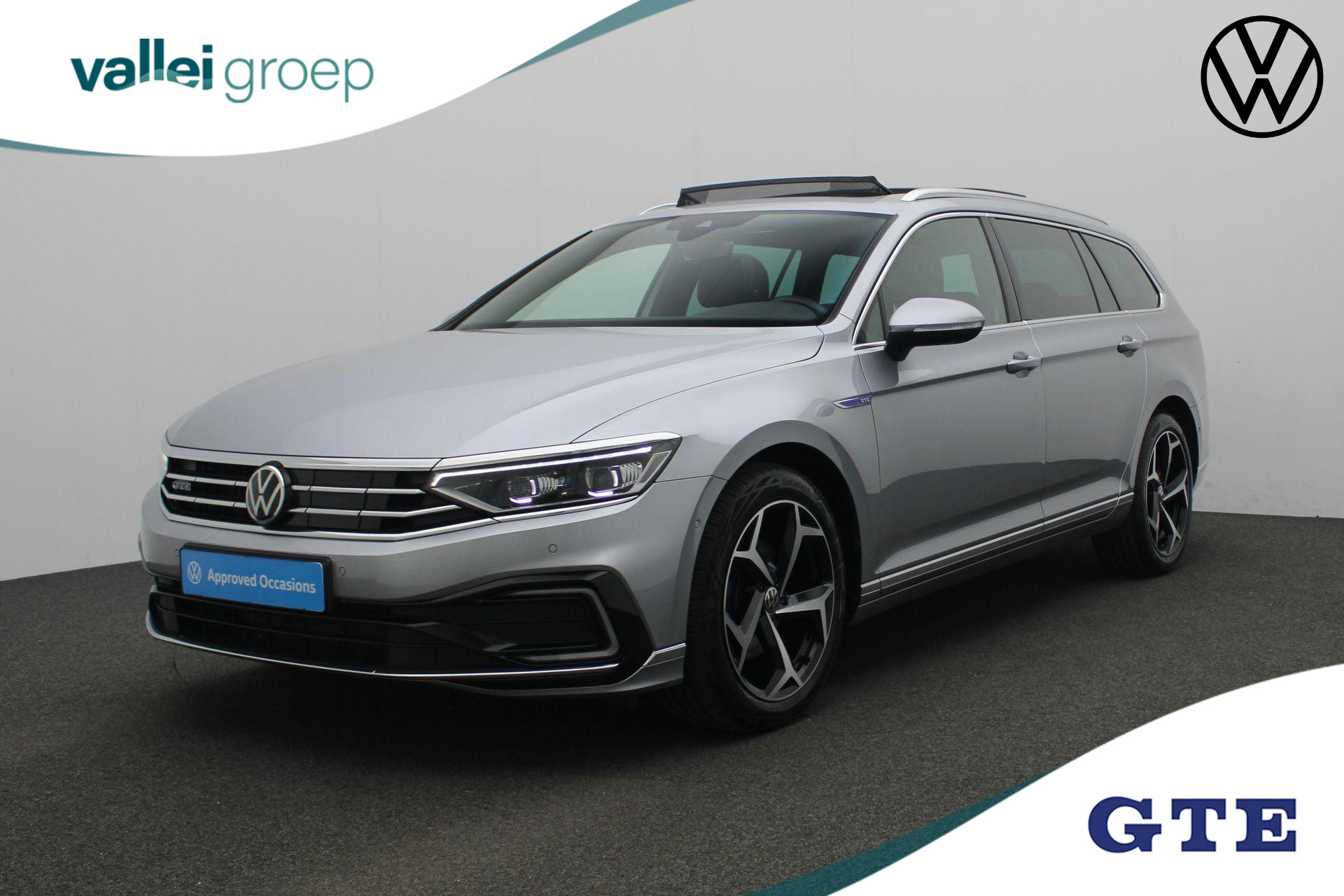 Volkswagen Passat Variant 1.4 TSI 218 pk DSG PHEV GTE Business | Panoramadak | Trekhaak | Navigatie Discover Pro | Rondomzicht camera | IQ Light | Stuur-/stoelverwarming