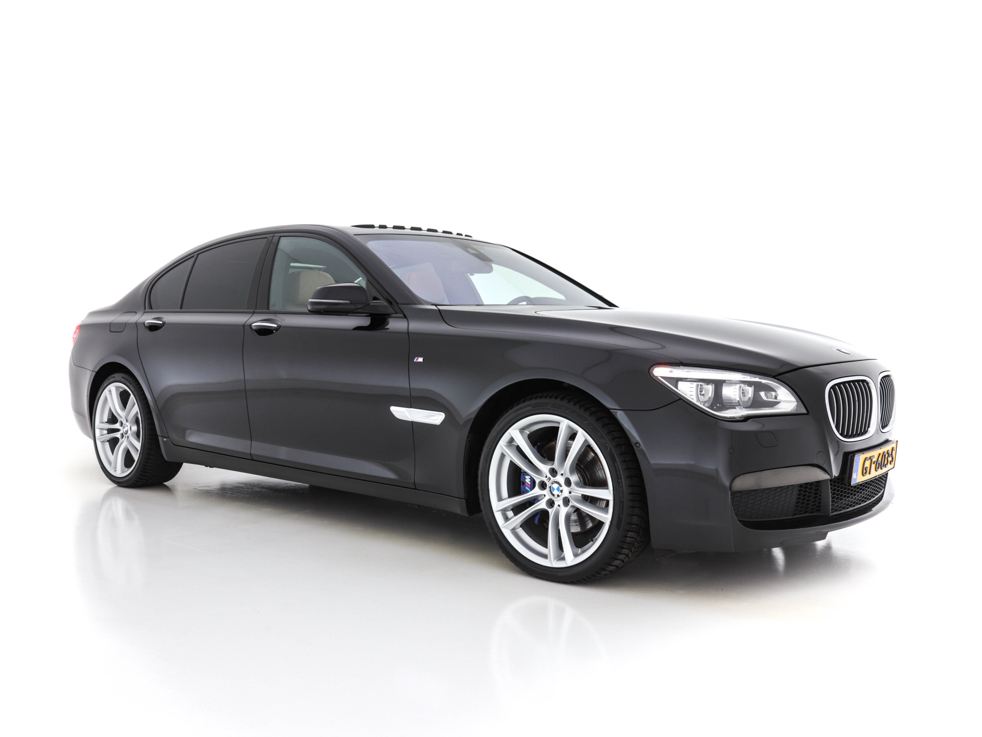 BMW 7 Serie 740d xDrive High Executive M-Sport-Pack Innovation-Pack Aut. *PANO | DAKOTA-FULL-LEATHER | FULL-LED | SURROUND-VIEW | NAVI-FULLMAP | SOFT-CLOSE | HUD | HARMAN/KARDON-SOUNDSYTEM | KEYLESS | ECC | PDC | CRUISE | LANE-ASSIST | MEMORY*