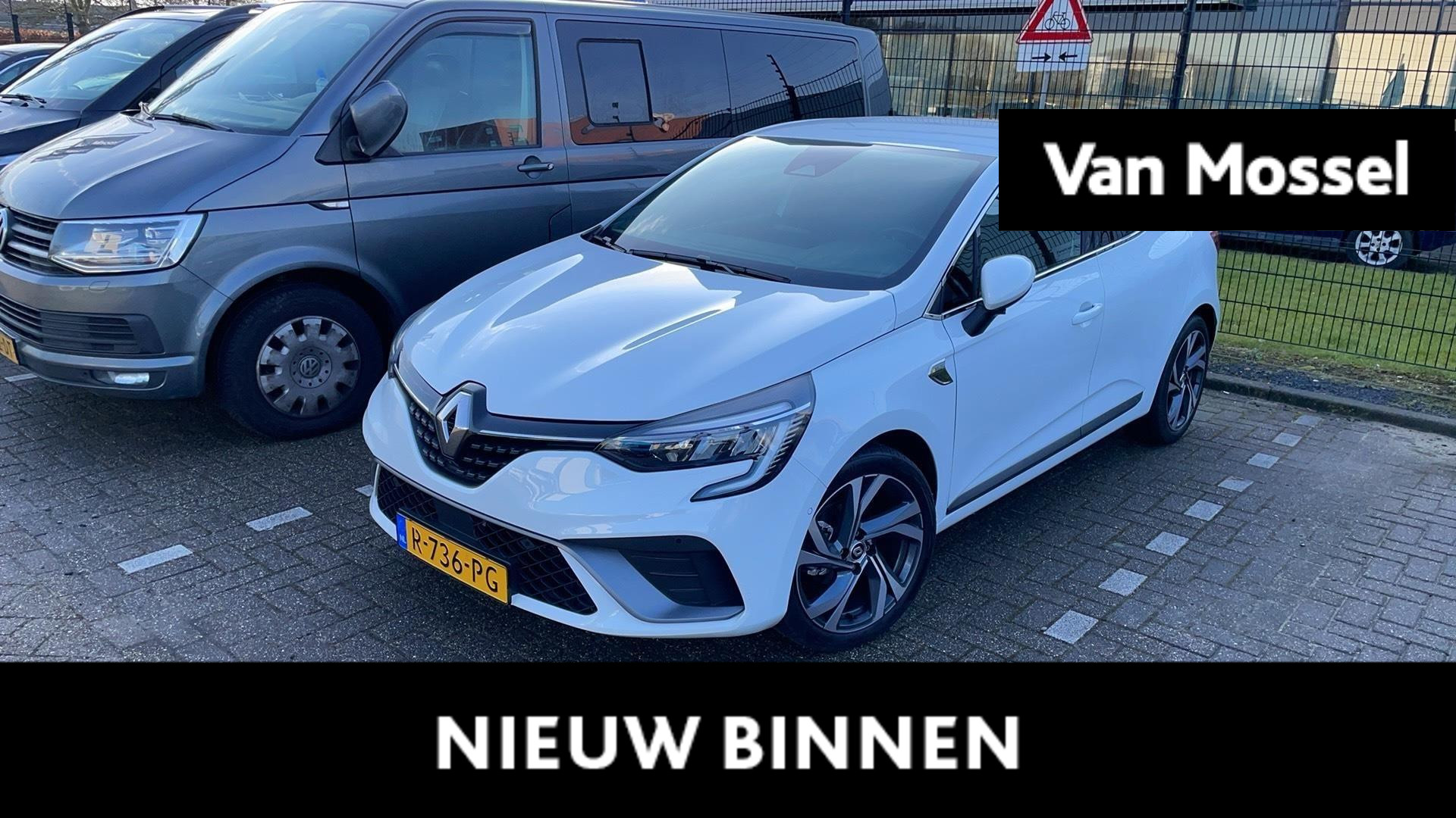 Renault Clio 1.0 TCe 90 R.S. Line | 9,3 Inch Navigatie | Parkeersensoren & Camera | 17 Inch LM RS Velgen | 19663 KM !!|