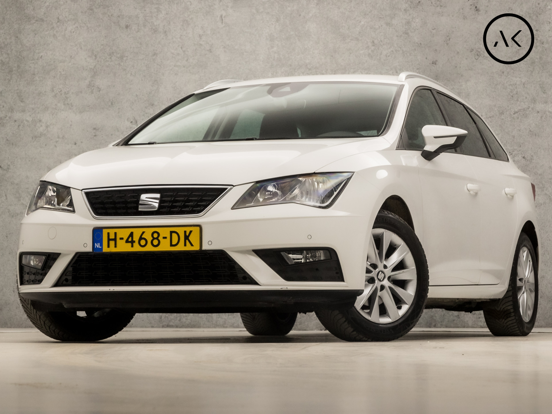 SEAT Leon ST 1.0 TSI Style Ultimate Edition (APPLE CARPLAY, NAVIGATIE, CLIMATE, CAMERA, GETINT GLAS, SPORTSTOELEN, KEYLESS, DAB+, CRUISE, LANE ASSIST, NIEUWSTAAT)