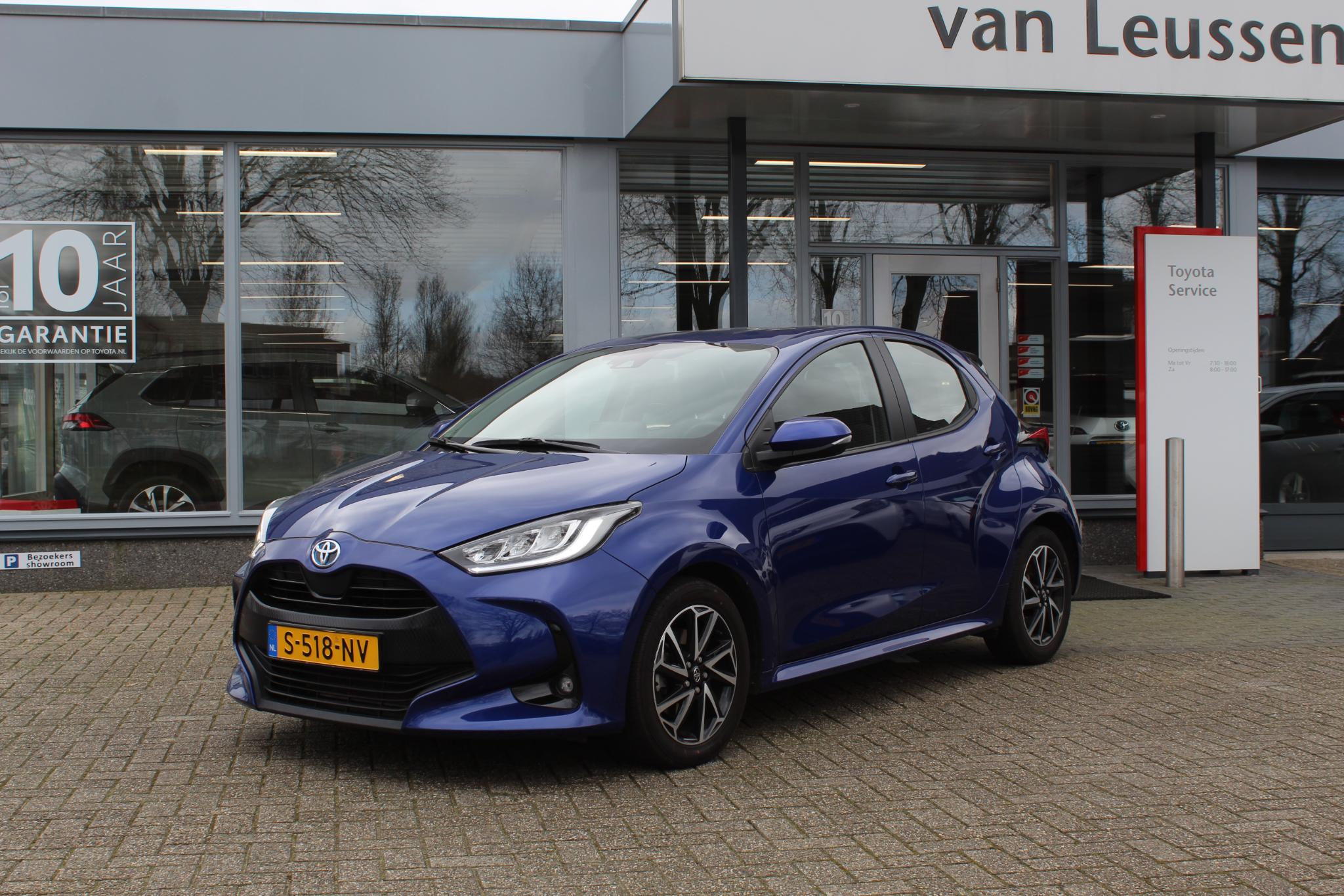 Toyota Yaris 1.5 HYBRID DYNAMIC LED KOPLAMPEN 16"LM-VELGEN KEYLESS APPLE/ANDROID AD-CRUISE DAB CLIMA