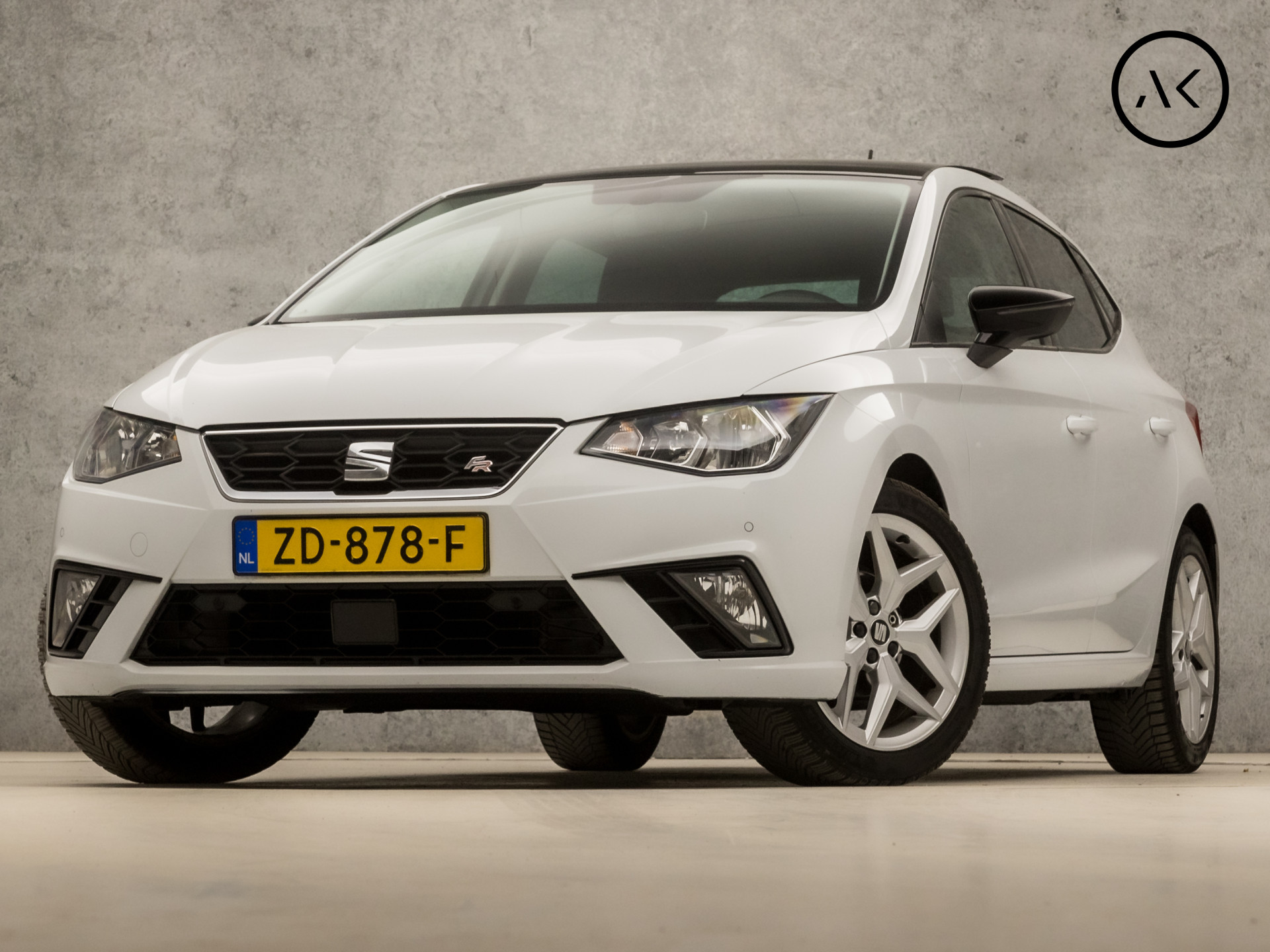 SEAT Ibiza 1.0 TSI FR Sport (SCHUIFDAK, APPLE CARPLAY, GROOT NAVI, CLIMATE, CAMERA, SPORTSTOELEN, ADAPTIVE CRUISE, GETINT GLAS, MODE KNOP, PARKEERSENSOREN, NIEUWE APK, NIEUWSTAAT)