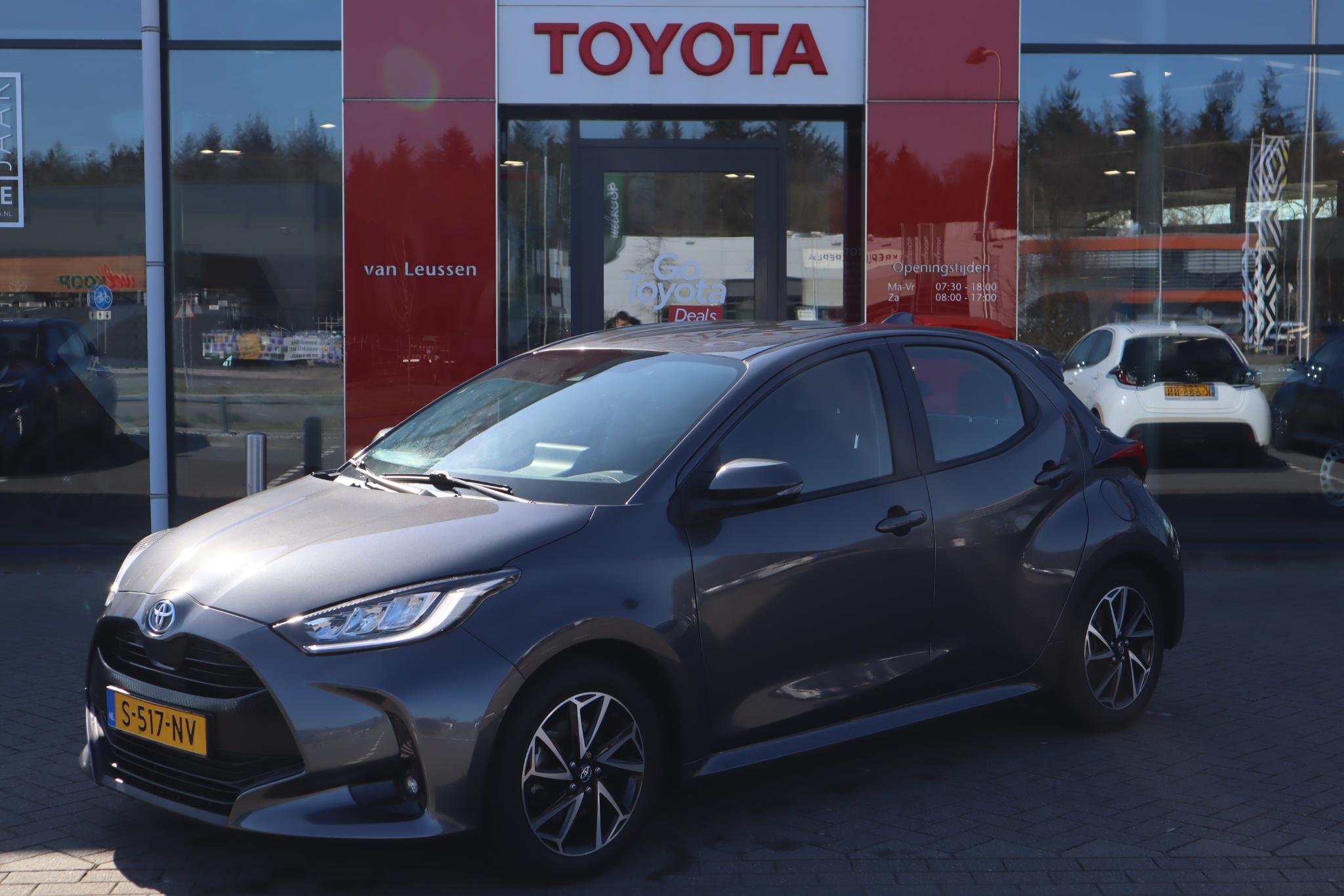 Toyota Yaris 1.5 HYBRID DYNAMIC APPLE/ANDROID LED-PAKKET AD-CRUISE 16"LM-VELGEN NL-AUTO