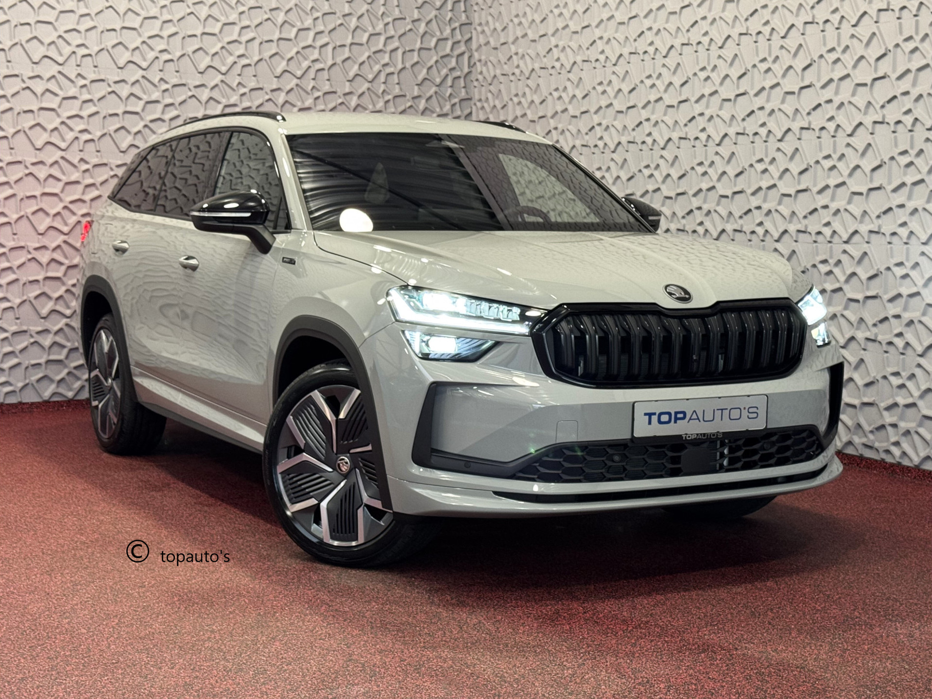 Škoda Kodiaq 1.5 TSI PHEV SPORTLINE ✅NIEUWE AUTO✅ ELEK.TREKHAAK ELEK.KLEP/STOEL STOEL/STUUR VERW 20''LMV 11/2024 Plug in Hybrid