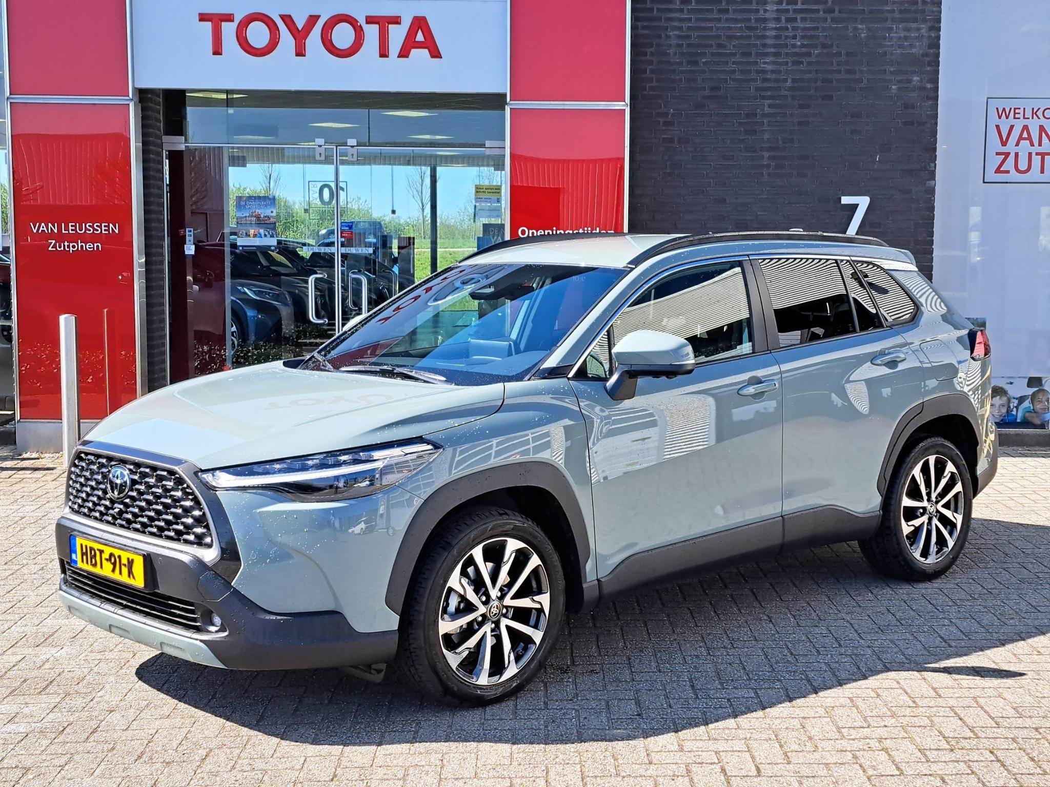 Toyota Corolla Cross 2.0 Hybrid 200 Executive 360 CAMERA STUUR- EN STOELVERWARMING LEDER