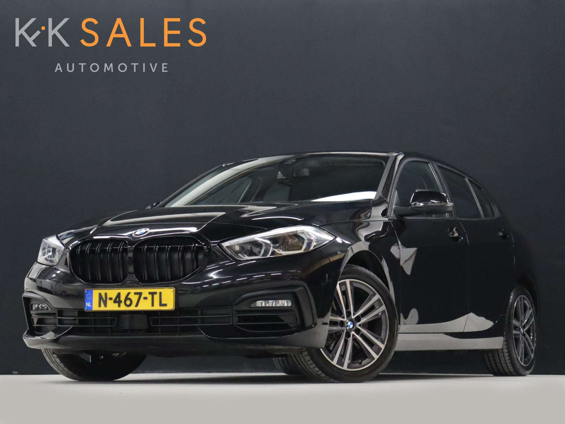 BMW 1 Serie 116i Sportline [DIGITAL DASH, CRUISE CONTROL, APPLE CARPLAY, PDC V+A, STUUR EN STOELVERWARMING, CLIMATE CONTROL, NAVIGATIE, NIEUWSTAAT]