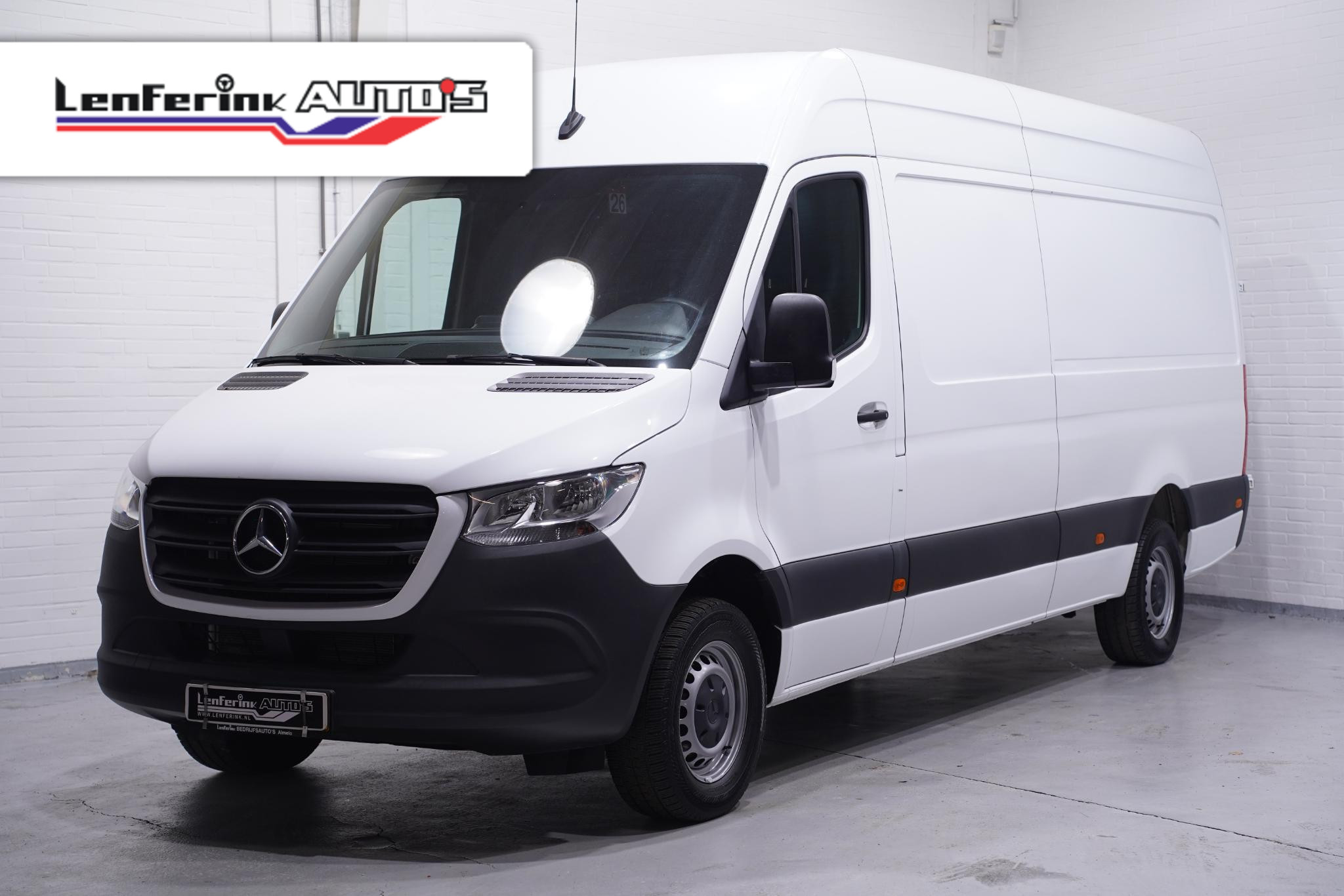 Mercedes-Benz Sprinter 317 CDI 170 pk L3H2 Airco, Audio MBux DAB+ Cruise Control, Apple Carplay, 270 Graden Deuren, Opstap achter, 3-Zits