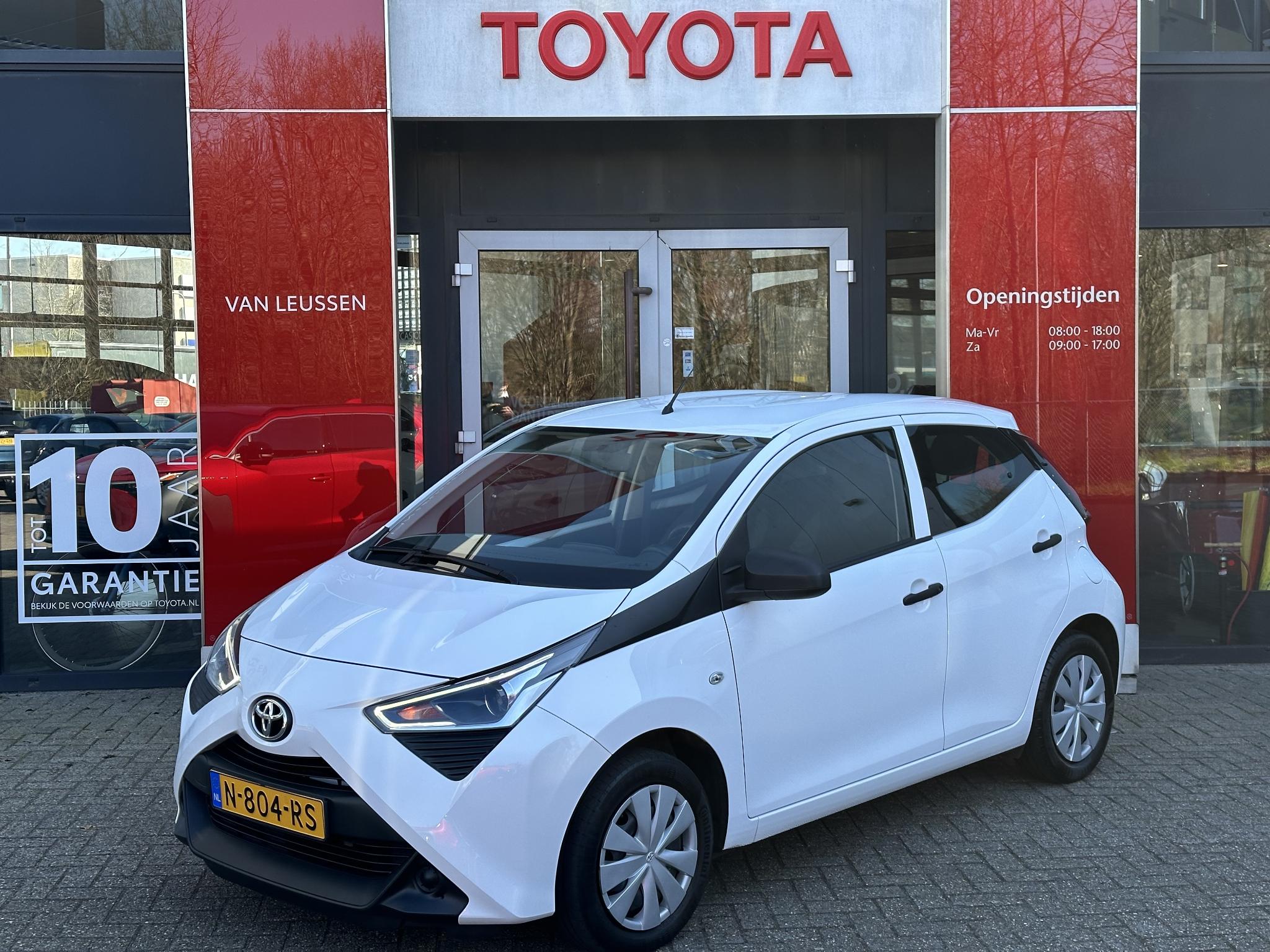 Toyota Aygo X AIRCONDITIONING ACHTERBANK NEERKLAPBAAR LED-DAGRIJVERLICHTING SNELHEIDSBEGRENZER NL-AUTO