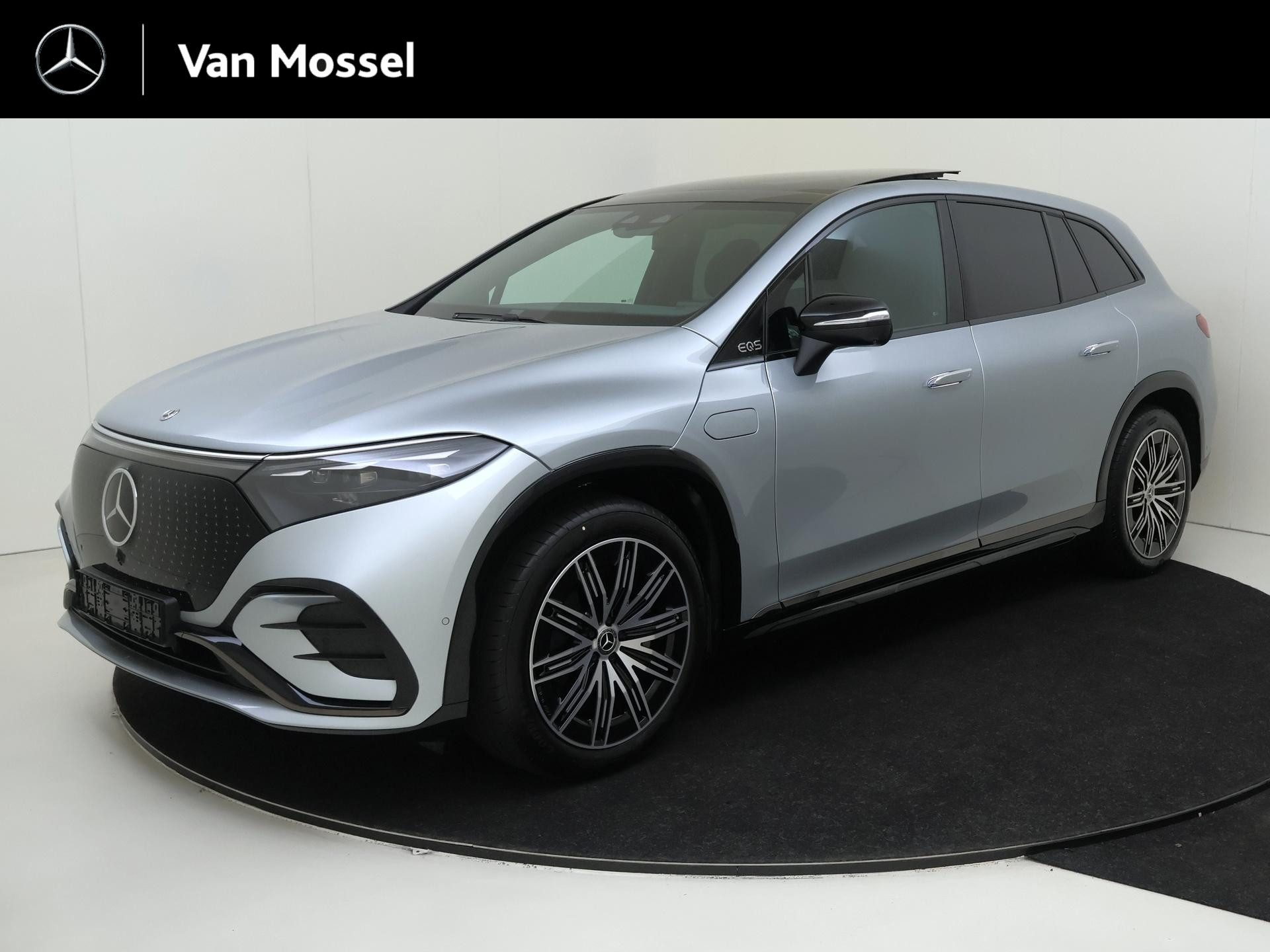 Mercedes-Benz EQS SUV 450 4MATIC AMG Line / Stoelverwarming / Stoelventilatie / 360Graden-Camera / Panorama-schuifdak / Night-Pakket / Achteras-besturing / 3e-zitrij / Luchtvering / Trekhaak / Massage-stoelen voor /