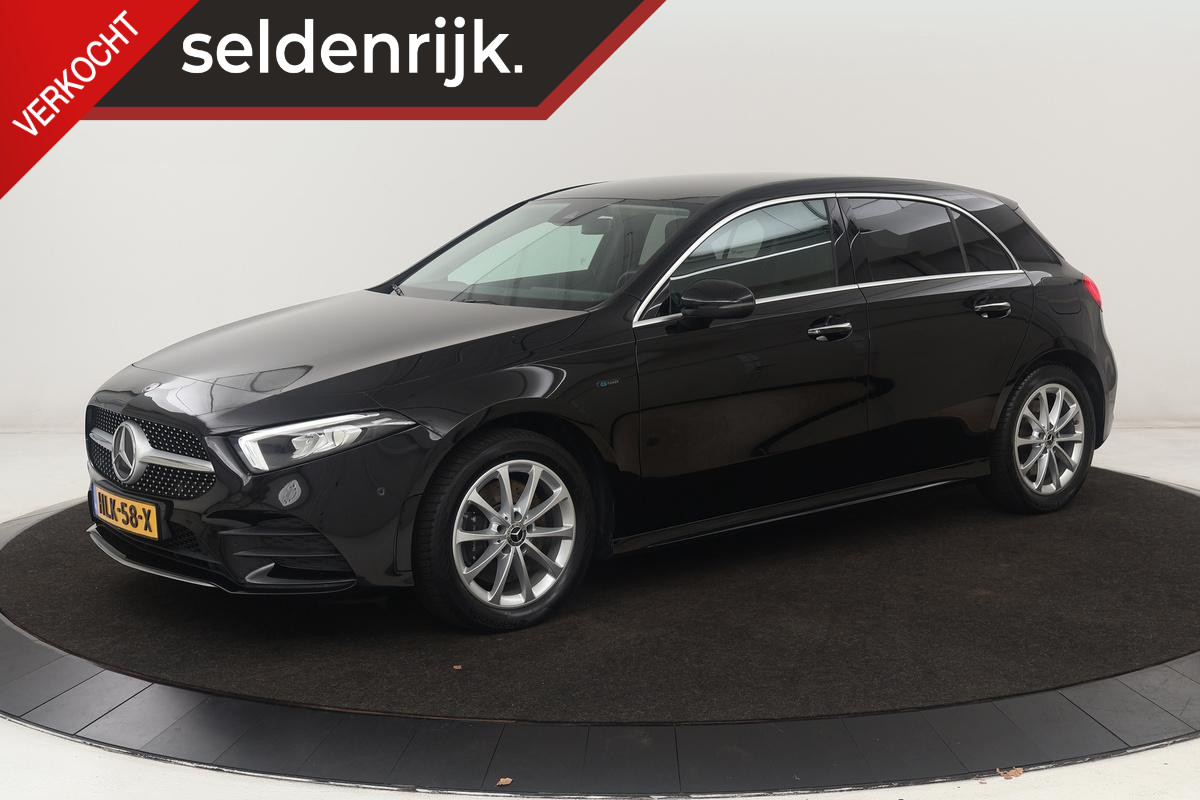 Mercedes-Benz A-Klasse 250e AMG | Stoelventilatie | Leder | Carplay | Widescreen | Sfeerverlichting | Navigatie | Camera | Park Assist | Full LED