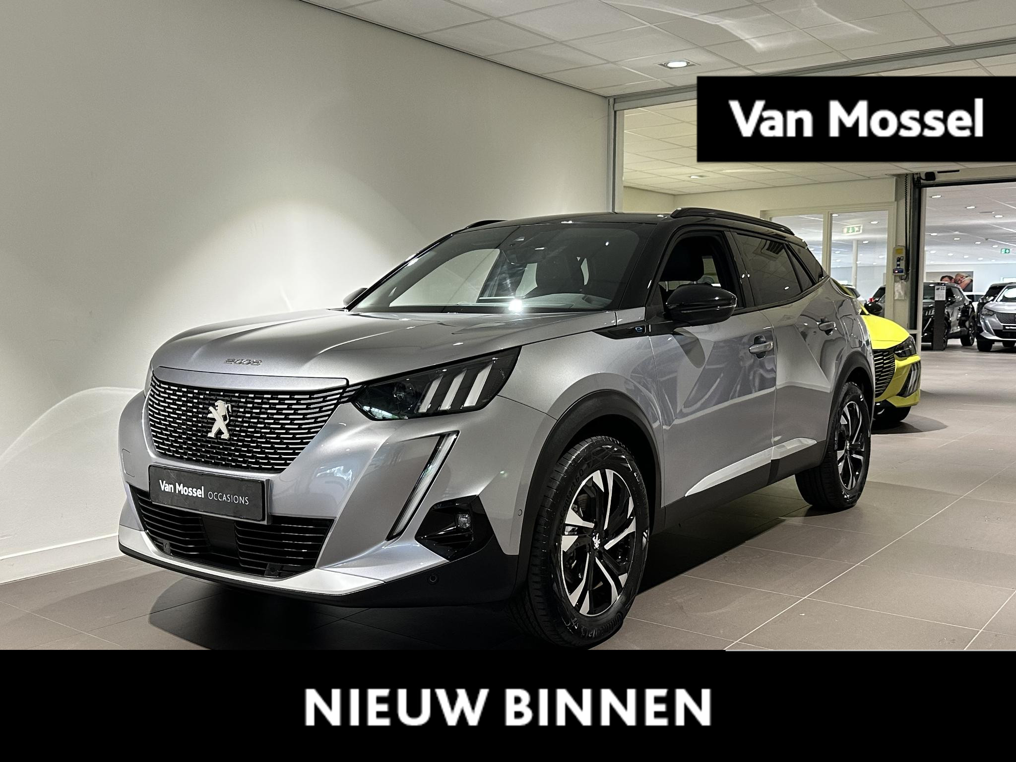 Peugeot e-2008 EV GT 50 kWh | Dodehoek detectie | 3D cockpit | Achteruitrijcamera | Sportstoelen half-leder