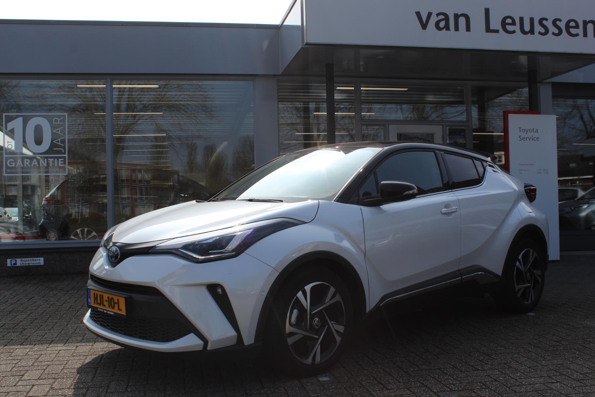 Toyota C-HR 1.8 HYBRID EXECUTIVE EL-STOEL DODEHOEK JBL STOELVERW. & STUURVERW. KEYLESS PARK.SENSOREN