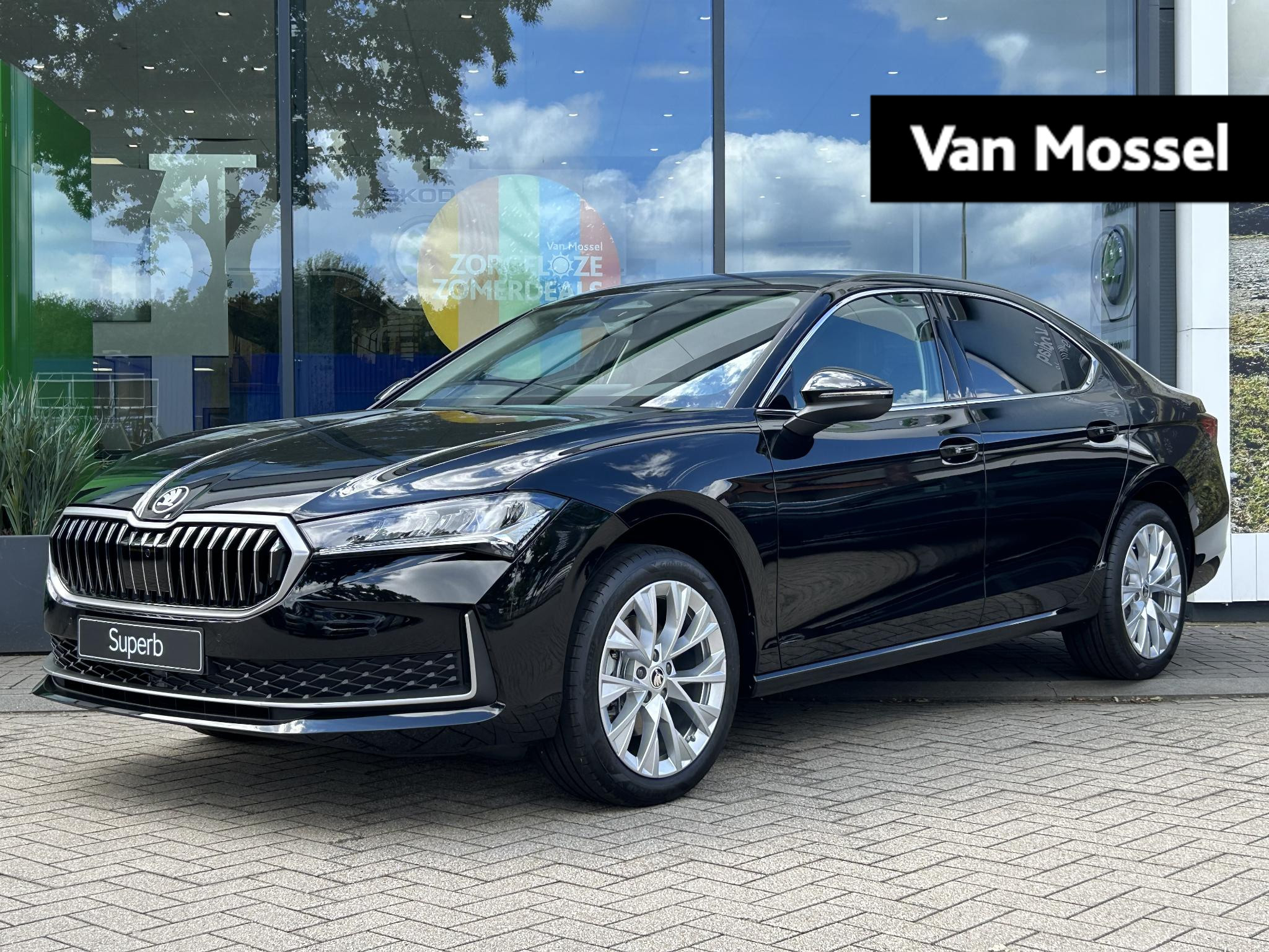 Škoda Superb 1.5 TSI MHEV First Edition 150 PK m-HEV | 18'' Lichtmetalen velgen | Chrome Pakket | Half leder interieur | Trekhaak Wegklapbaar