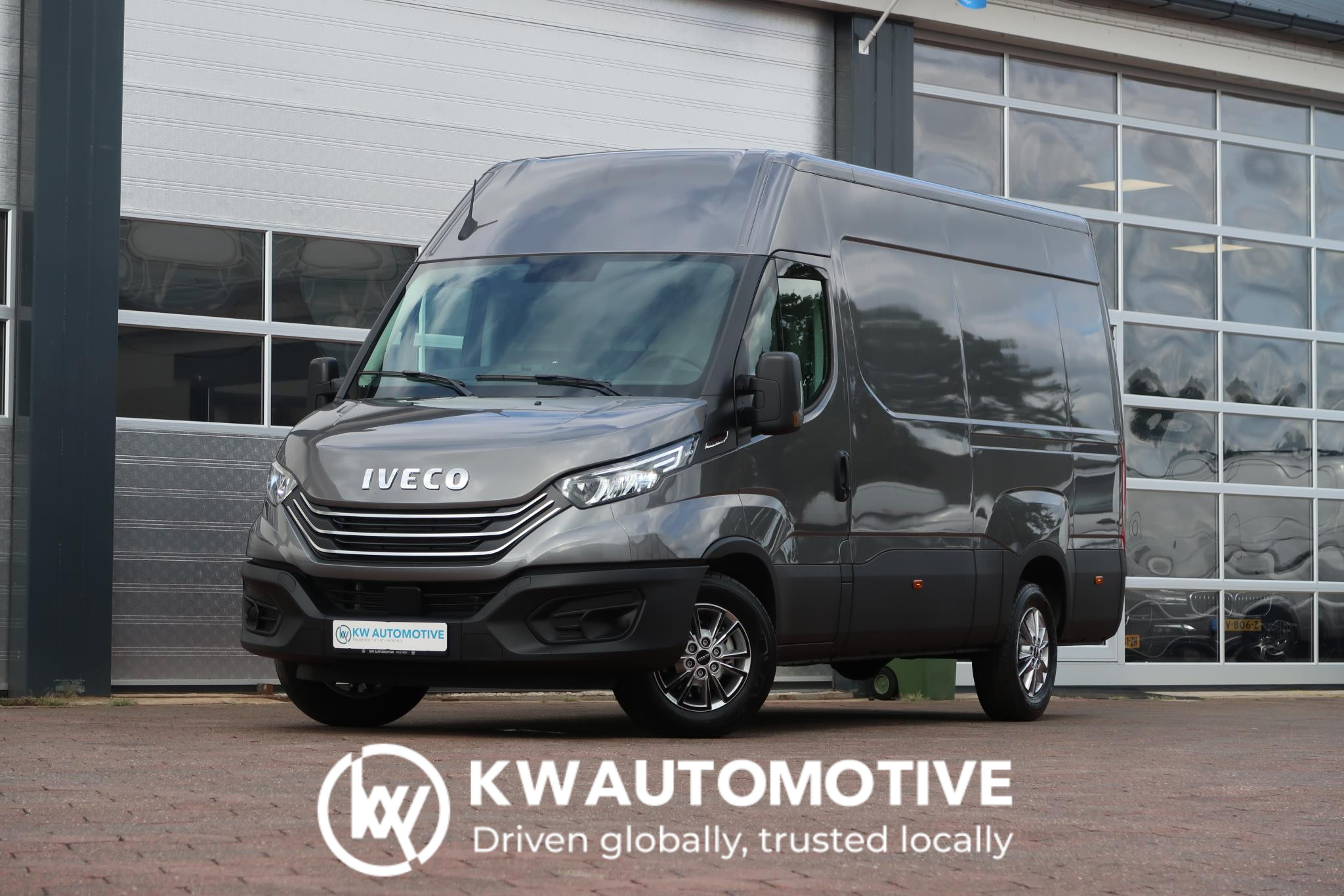 Iveco Daily 35S18HV 3.0 L2H2 BPM VRIJ/ AUT/ LED/ CAMERA/ NAVI/ CLIMA