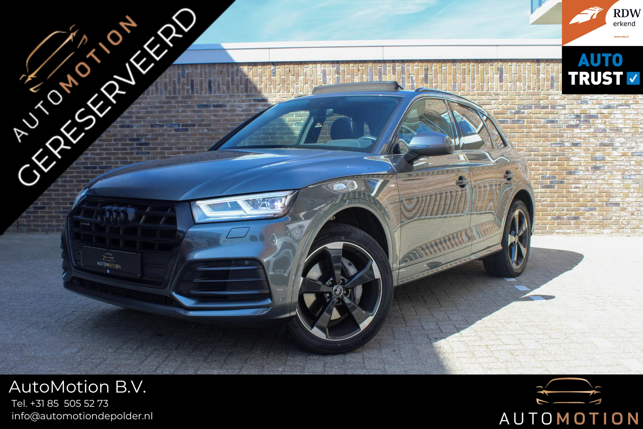 Audi Q5 55 TFSI e quattro Competition | BTW | Pano | RS-zetels | Dodehoek detectie | Stoelverwarming onder andere voorzien van Panorama dak, RS stoelen, Dodehoek detectie, Sfeerverlichting, Elektrische stoelen, Afgevlakt S-line stuur, Achteruitrijcamera, Parkeerhulp, Stoelverwarming voor & achter & SQ5 diffuser.