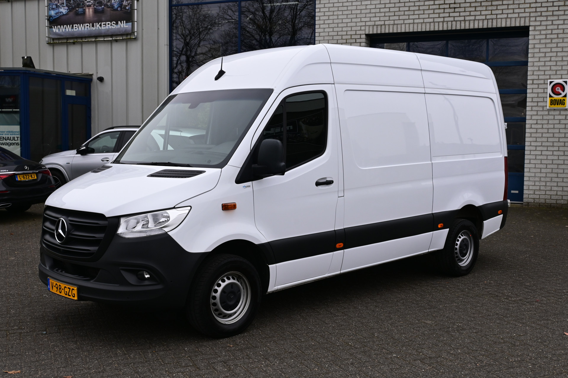 Mercedes-Benz Sprinter 317 CDI L2H2 MBUX met 360 Graden camera, Geveerde stoel