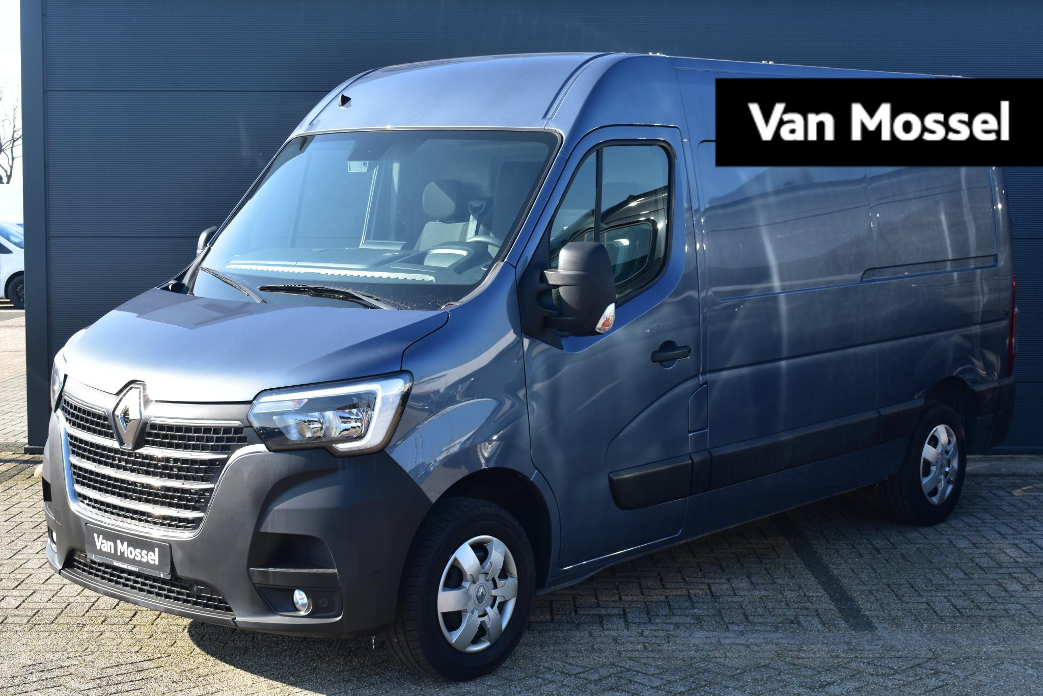 Renault Master T35 2.3 dCi L2H2 Comfort 150PK | Automaat | Keyless | Climate control | Parkeersensoren + Achteruitrijcamera | Trekhaak | Navigatie