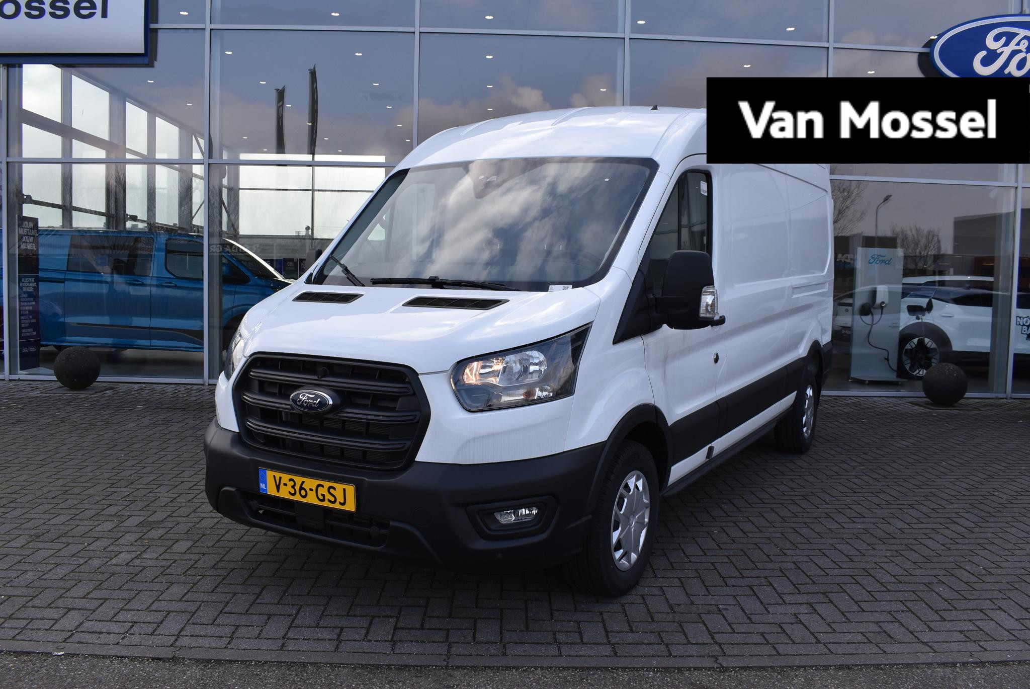 Ford Transit 350 2.0 TDCI L3H2 Trend Automaat 130 pk | Tussenschot met ruit | Ruiten in de achterdeuren | Passagiersairbag |