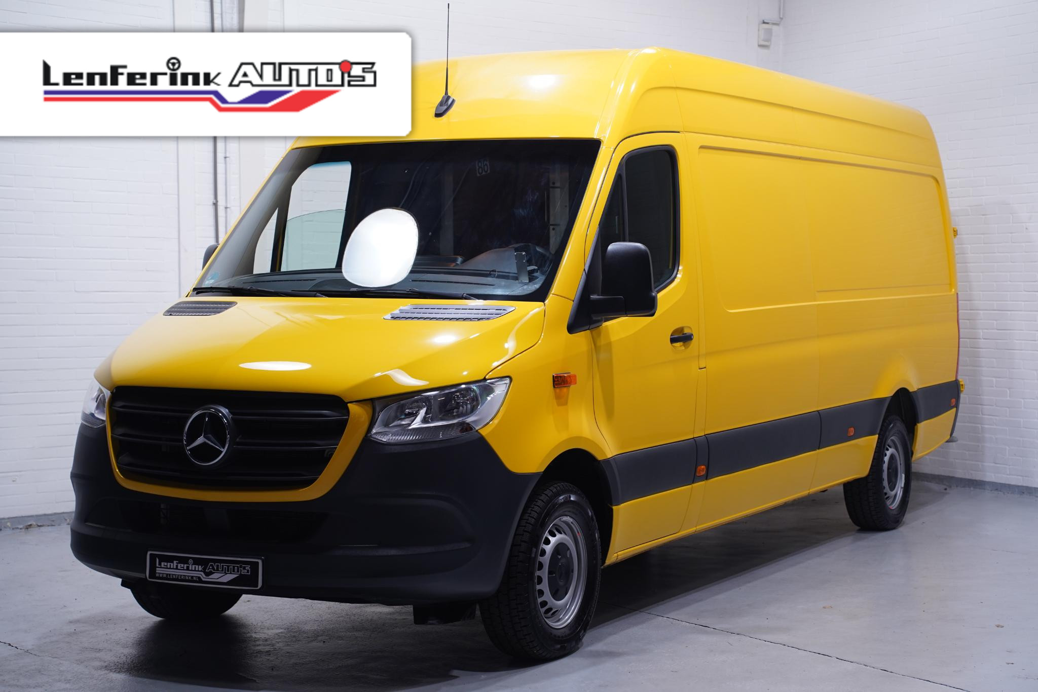 Mercedes-Benz Sprinter 317 CDI 170 pk L3H2 DHL Edition Navi Opstap achter, 270 Graden Deuren, Laadruimte Pakket, 2-Zits