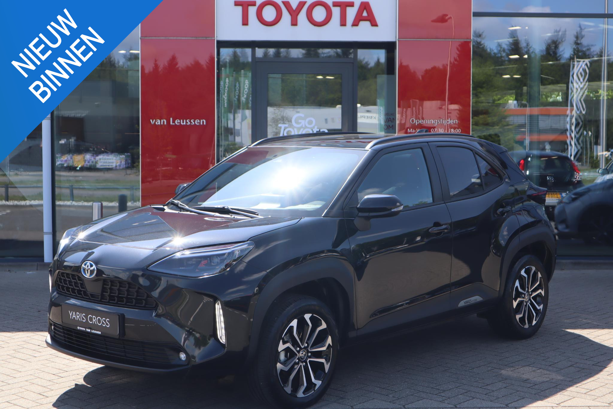 Toyota Yaris Cross 1.5 HYBRID DYNAMIC APPLE/ANDROID PANODAK KEYLESS ELEK. ACHTERKLEP.  STOEL/STUUR VERWARM. HEAD-UP