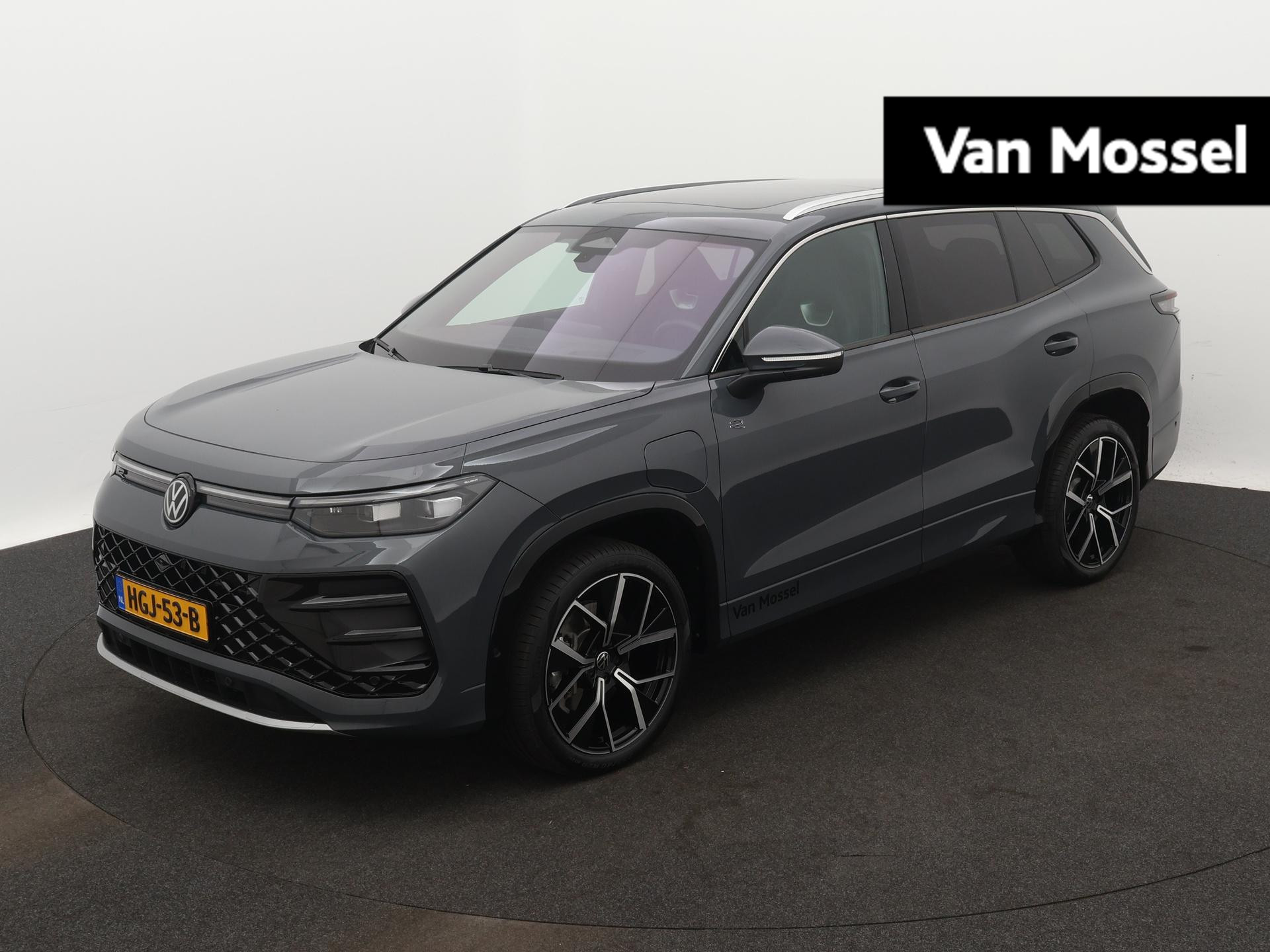 Volkswagen Tayron 1.5 eHybrid R-Line Edition | Automaat | Plug-In Hybride | Digital Cockpit | 360* Camera (Helicopter View) | IQ-Light | Stoel en Stuurverwarming | Achterbank Verwarming | Head-Up Display