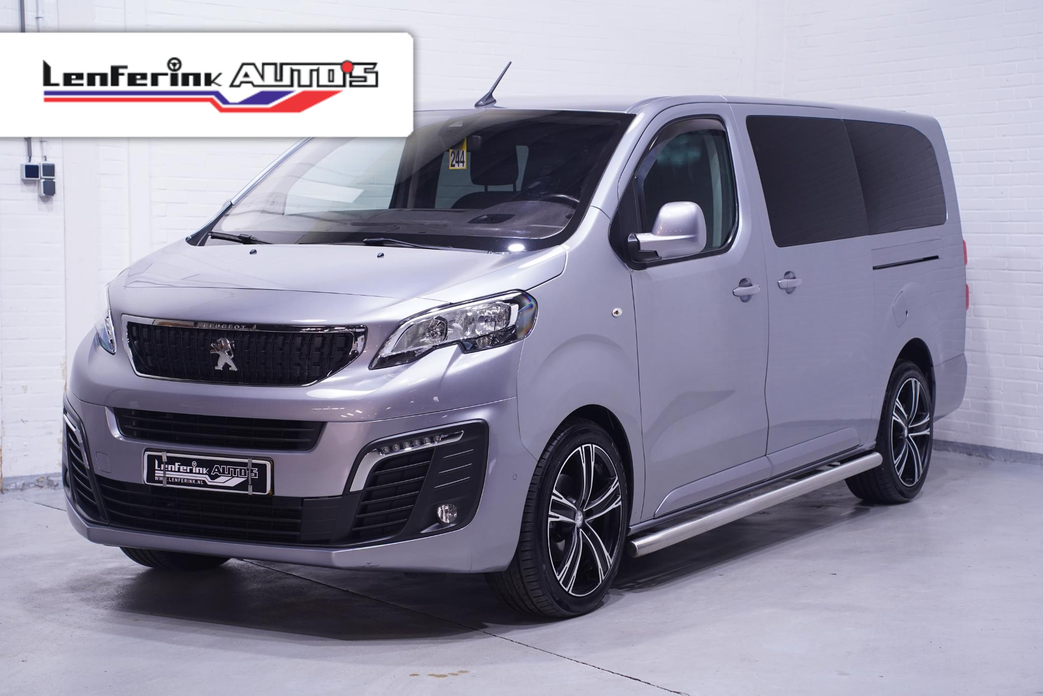 Peugeot Expert 2.0 BlueHDI 120 pk Dubbel Cabine Aut 2x Schuifdeur Adapt. Cruise, Navi, Camera, 19" LMV, Trekhaak, NAP, 5-Zits