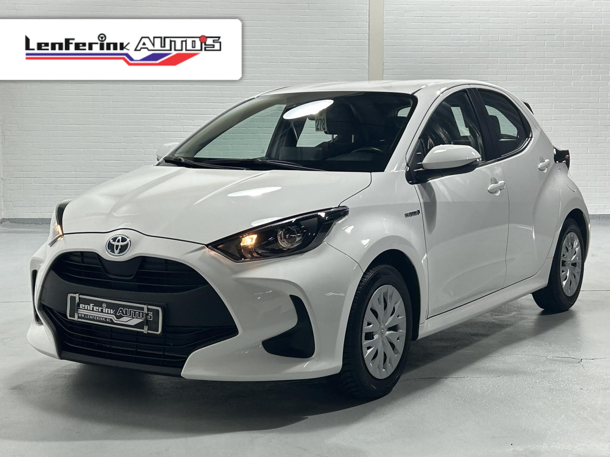 Toyota Yaris 1.5 Hybrid Business Edition Clima Navi Camera Cruise Apple Carplay