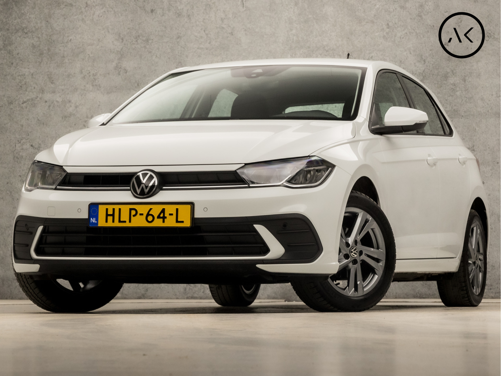Volkswagen Polo 1.0 Sportline (VIRTUAL COCKPIT, APPLE CARPLAY, STOELVERWARMING, SPORTSTOELEN, CRUISE, LM VEGLEN, PARKEERSENSOREN, NIEUWSTAAT)