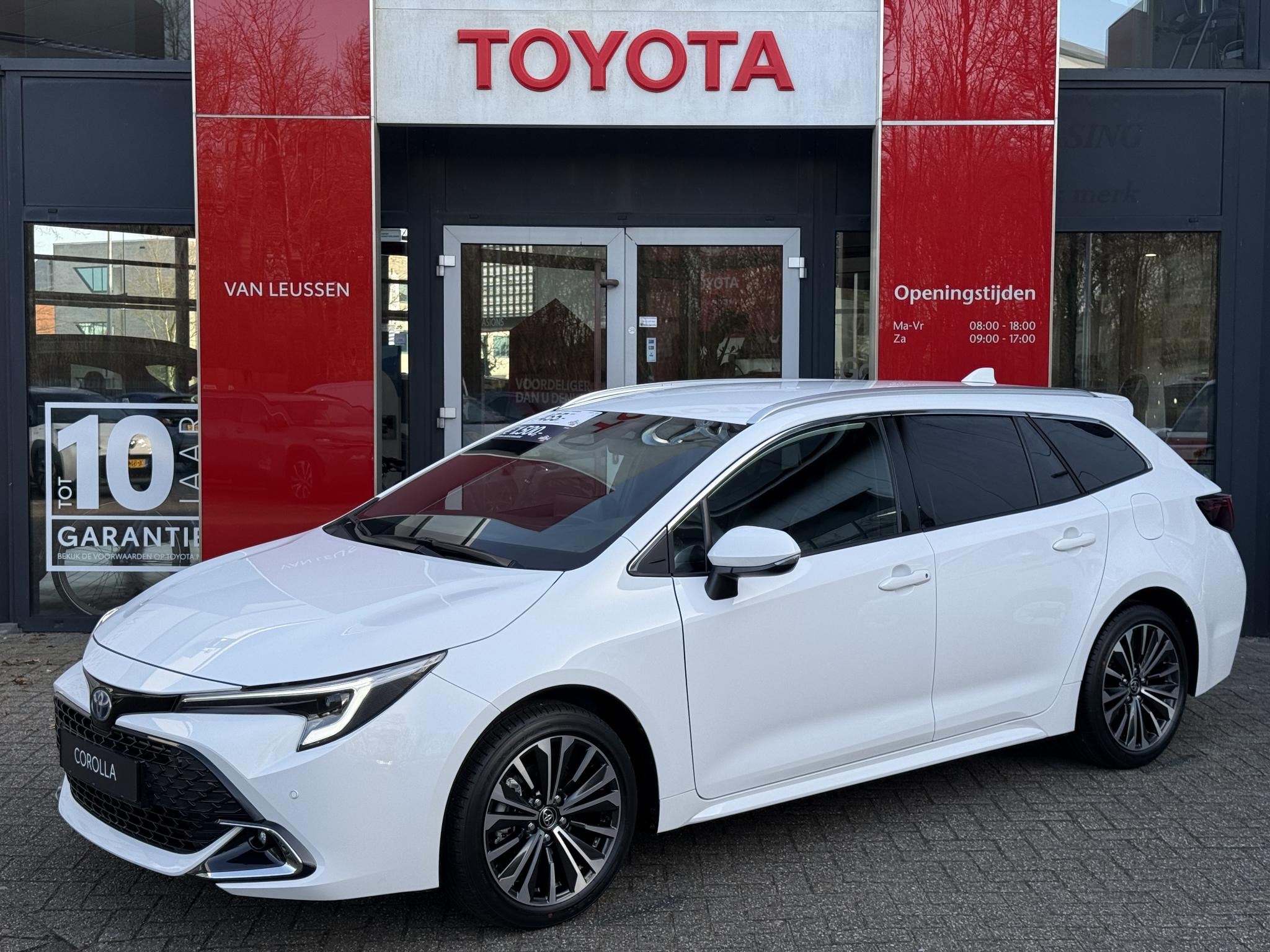 Toyota Corolla Touring Sports Hybrid 140 Business Plus NIEUW DIRECT LEVERBAAR PARK-SENSOREN KEYLESS STOELVERW GETINT GLAS BI-LED