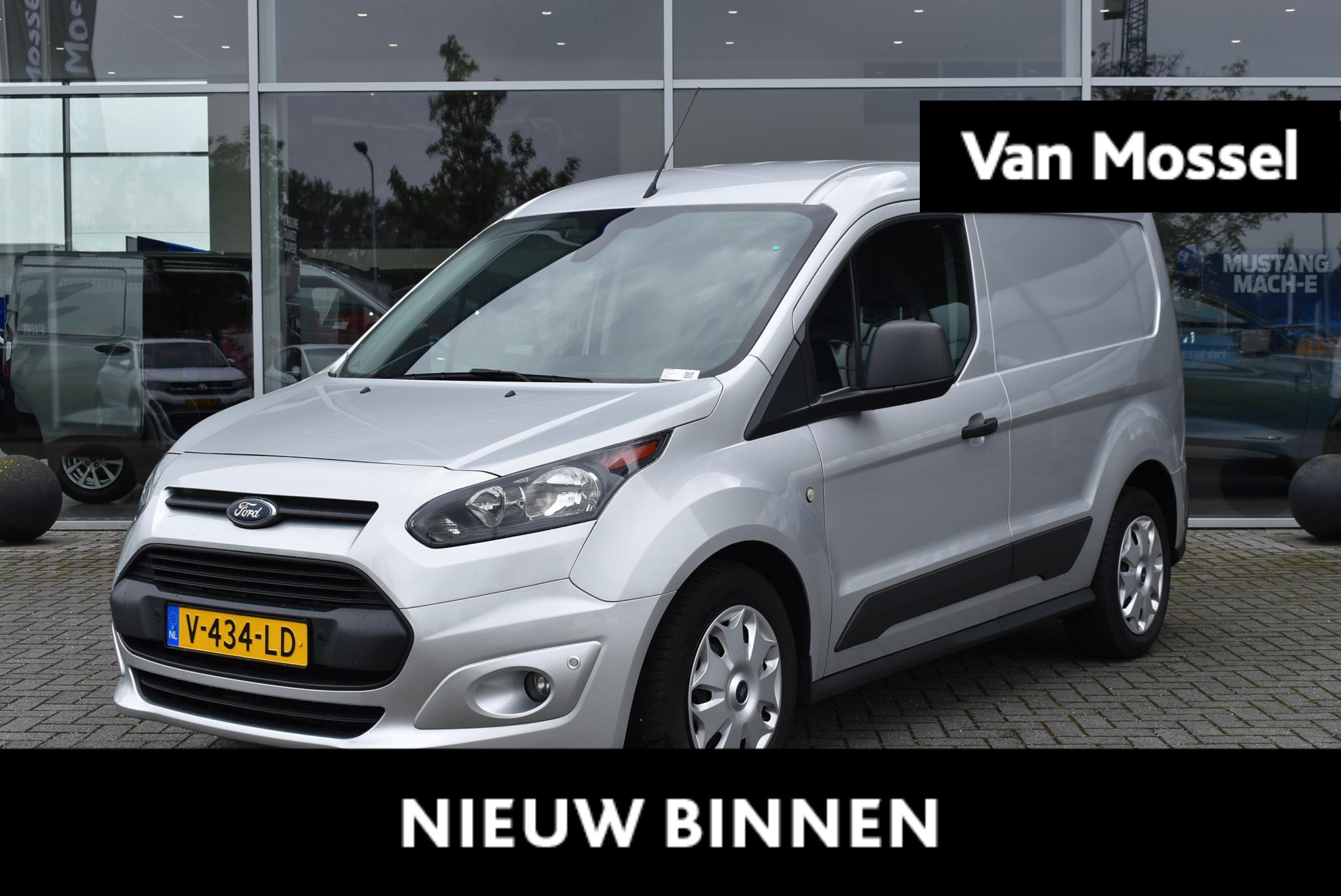 Ford Transit Connect 1.5 TDCI L1 Trend | Achteruitrij Camera | Parkeersensoren Voor + Achter | Navigatie | Cruise Control | Airco | Apple Carplay/Android Auto |