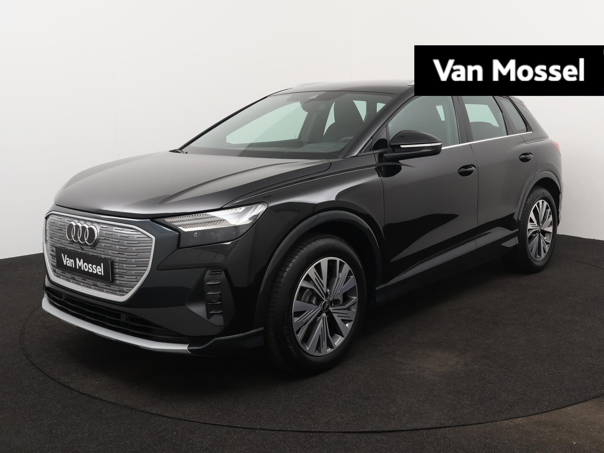 Audi Q4 e-tron 40 Advanced edition 77 kWh 204 PK | Nieuw | Fabrieksgarantie | Automaat | Navigatie | Stoelverwarming | Apple Carplay | Android Auto | Parkeersensoren achter | Matrix-LED koplampen | Elektrische achterklep |