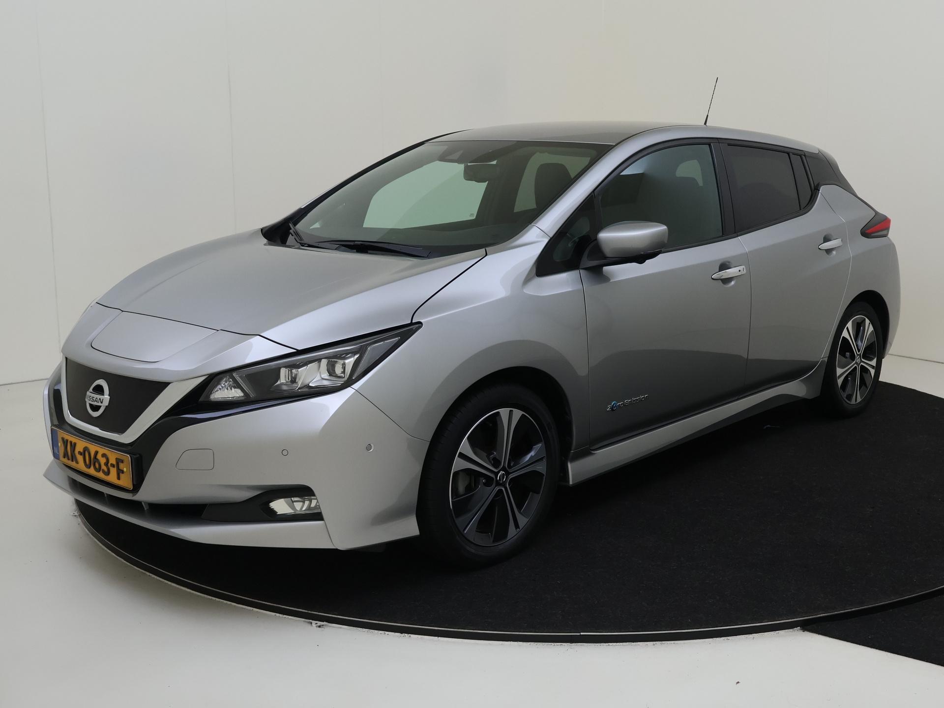 Nissan Leaf Tekna 40 kWh AUTOMAAT| BTW| Navigatie | Cruise Control | Climate Control | Parkeersensoren | Licht & Regen Sensor | LED Dagrijverlichting | Electrische Ramen | Centrale Deurvergrendeling |