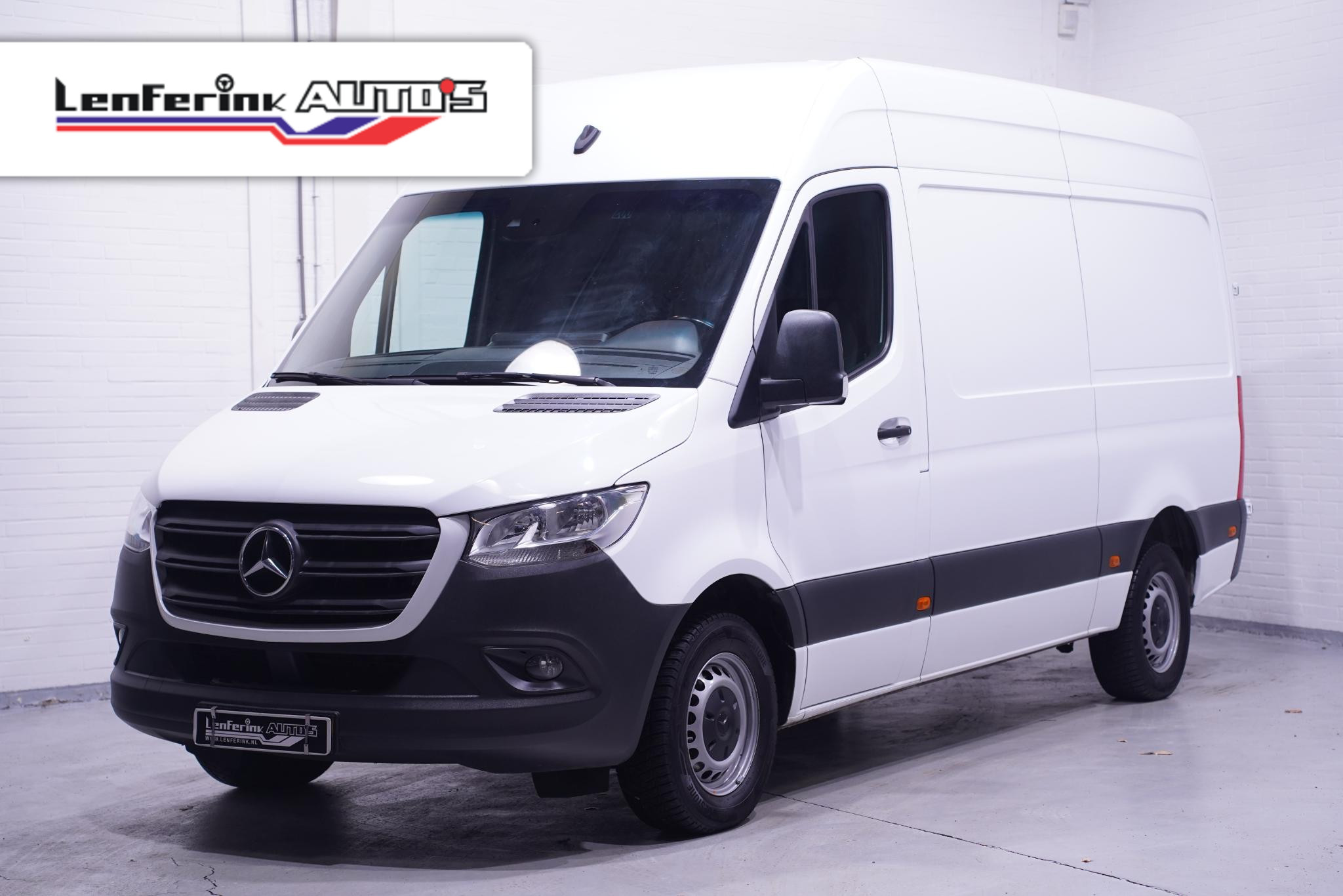 Mercedes-Benz Sprinter 314 CDI 143 pk Aut. L2H2 Navi, Camera, Trekhaak Opbergkasten Laadruimte, Cruise Control, NAP, 1e Eigenaar, 2-Zits