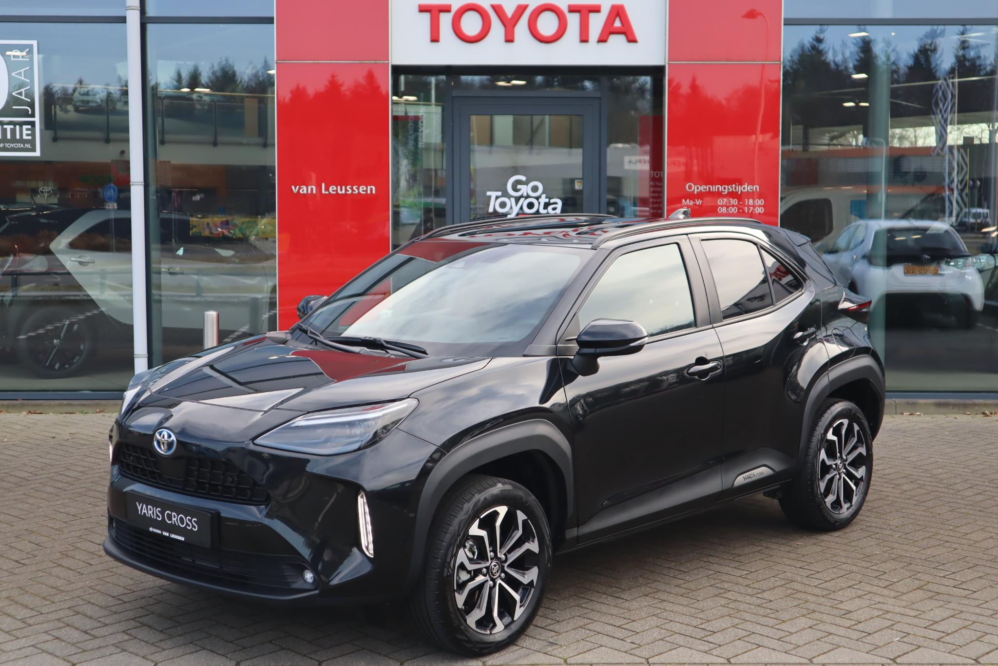 Toyota Yaris Cross 1.5 HYBRID DYNAMIC APPLE/ANDROID 17"LMV PRIVACY GLASS NAVI KEYLESS