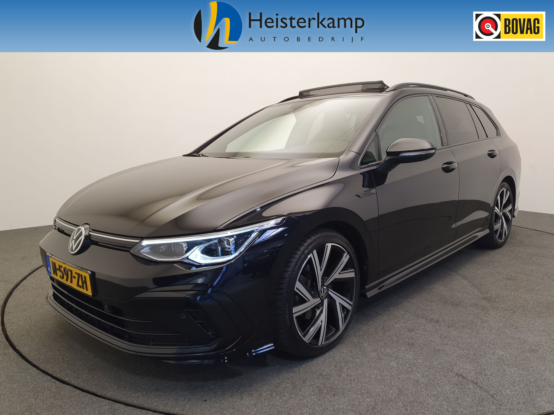 Volkswagen Golf Variant 1.5 eTSI DSG/AUT R-Line Panoramadak, IQ.Light, Camera