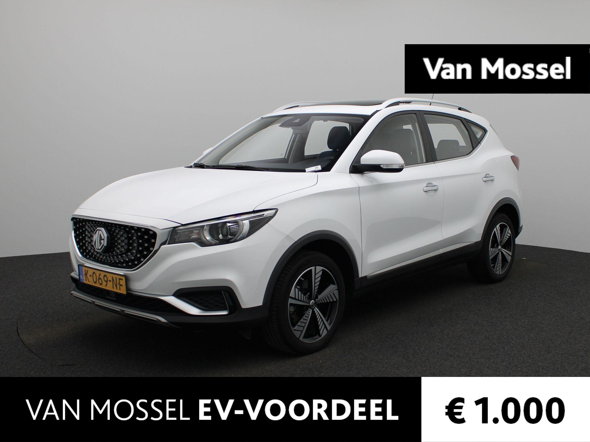 MG ZS-EV Luxury 45 kWh | Camera | Navigatie | Panoramadak | Stoelverwarming |