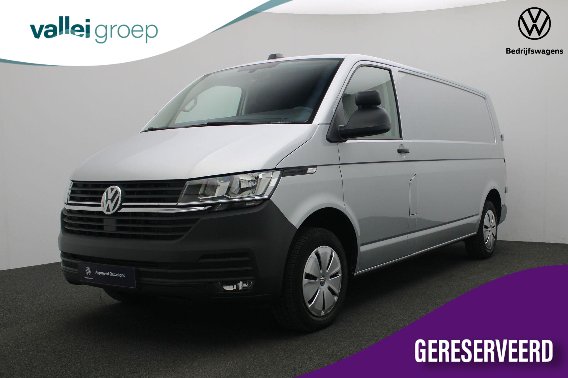 Volkswagen Transporter 2.0 TDI 150 pk L2H1 28 Comfortline | 3-zits | Parkeersensoren achter | Navigatie | Apple Carplay / Android Auto