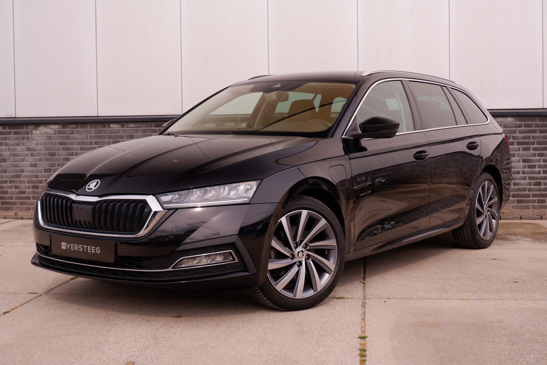 Škoda Octavia Combi 1.4 TSI iV PHEV Sportline Business | Head-Up | Carplay | LED | Sfeerverl. Camera | Memory