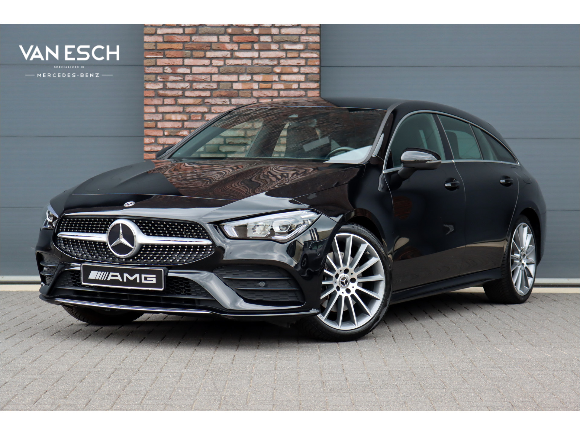 Mercedes-Benz CLA Shooting Brake 250 e AMG Line Aut8 | Camera | Sfeerverlichting | Stoelverwarming | Actieve Spoorassistent | High Perf. LED | Cruise Control |