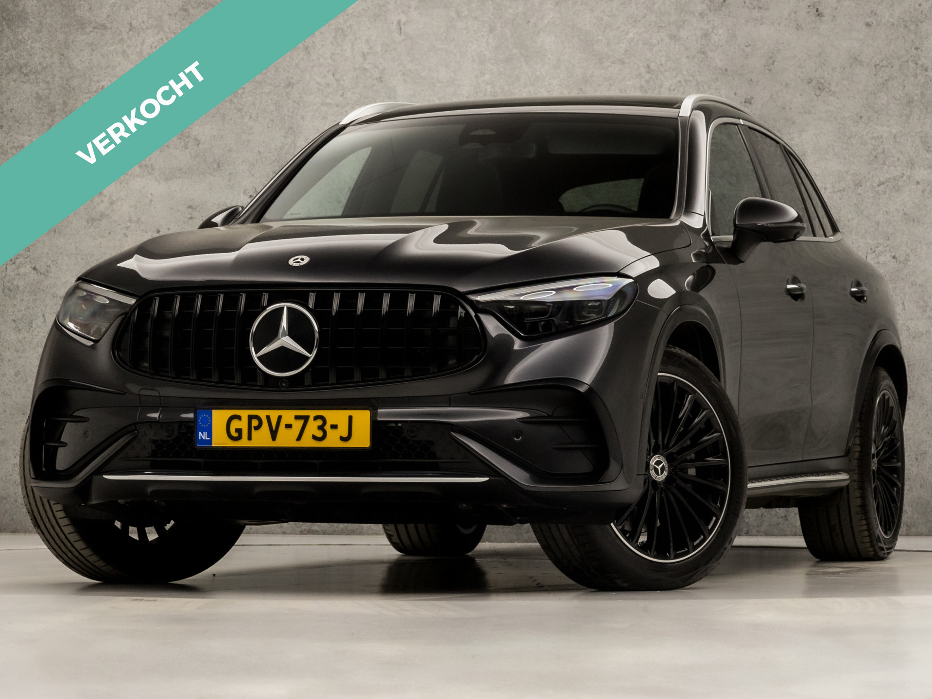 Mercedes-Benz GLC 300d 4MATIC AMG Sport 270Pk Automaat (FULL OPTION, PANORAMADAK, LUCHTVERING, APPLE CARPLAY, HEAD-UP DISPLAY, COMFORTSTOELEN, 360 CAMERA, LASER KOPLAMPEN, MEMORY SEATS, TREKHAAK ELEKTRISCH, TREEPLANKEN, NIEUWSTAAT)