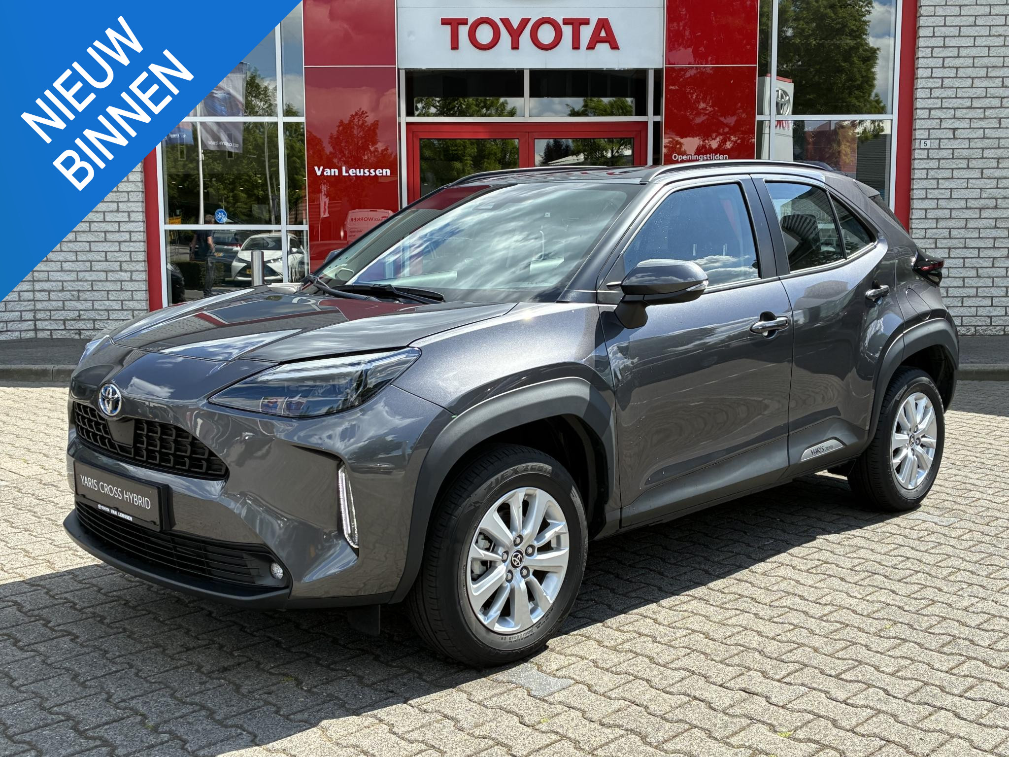 Toyota Yaris Cross HYBRID 115 STOEL/STUURVERW HEAD-UP EL-ACHTERKLEP KEYLESS LED NAVI LM-VELGEN