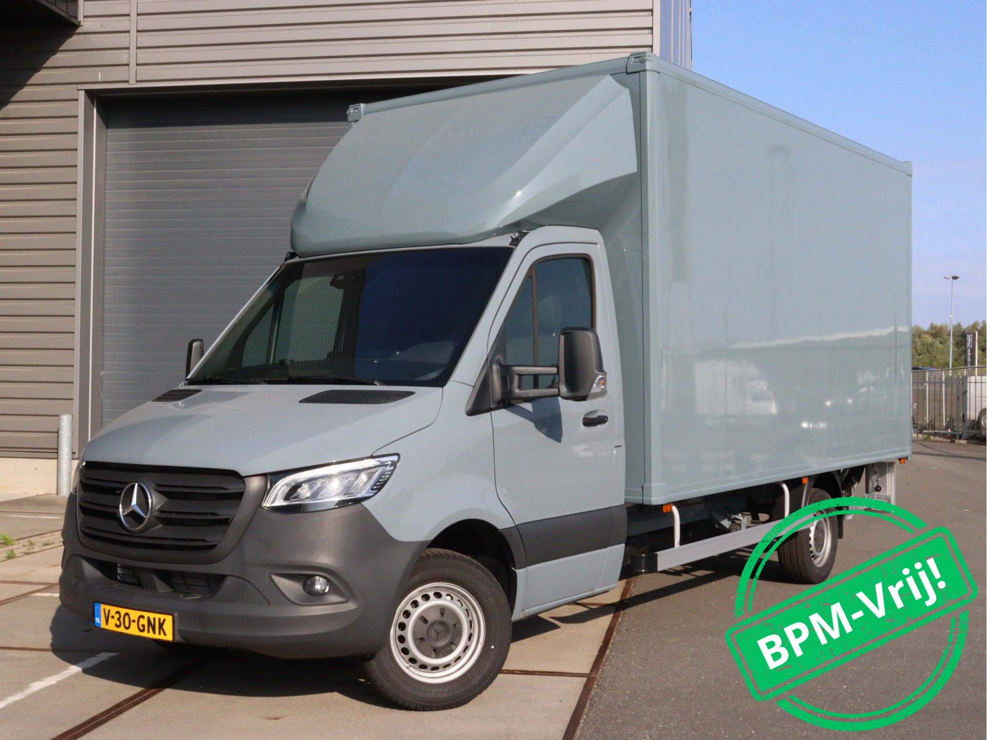 Mercedes-Benz Sprinter 317 1.9 CDI Bakwagen Meubelbak met laadklep 1000kg RWD Nieuw Widescreen Led Cruise control 9G Automaat
