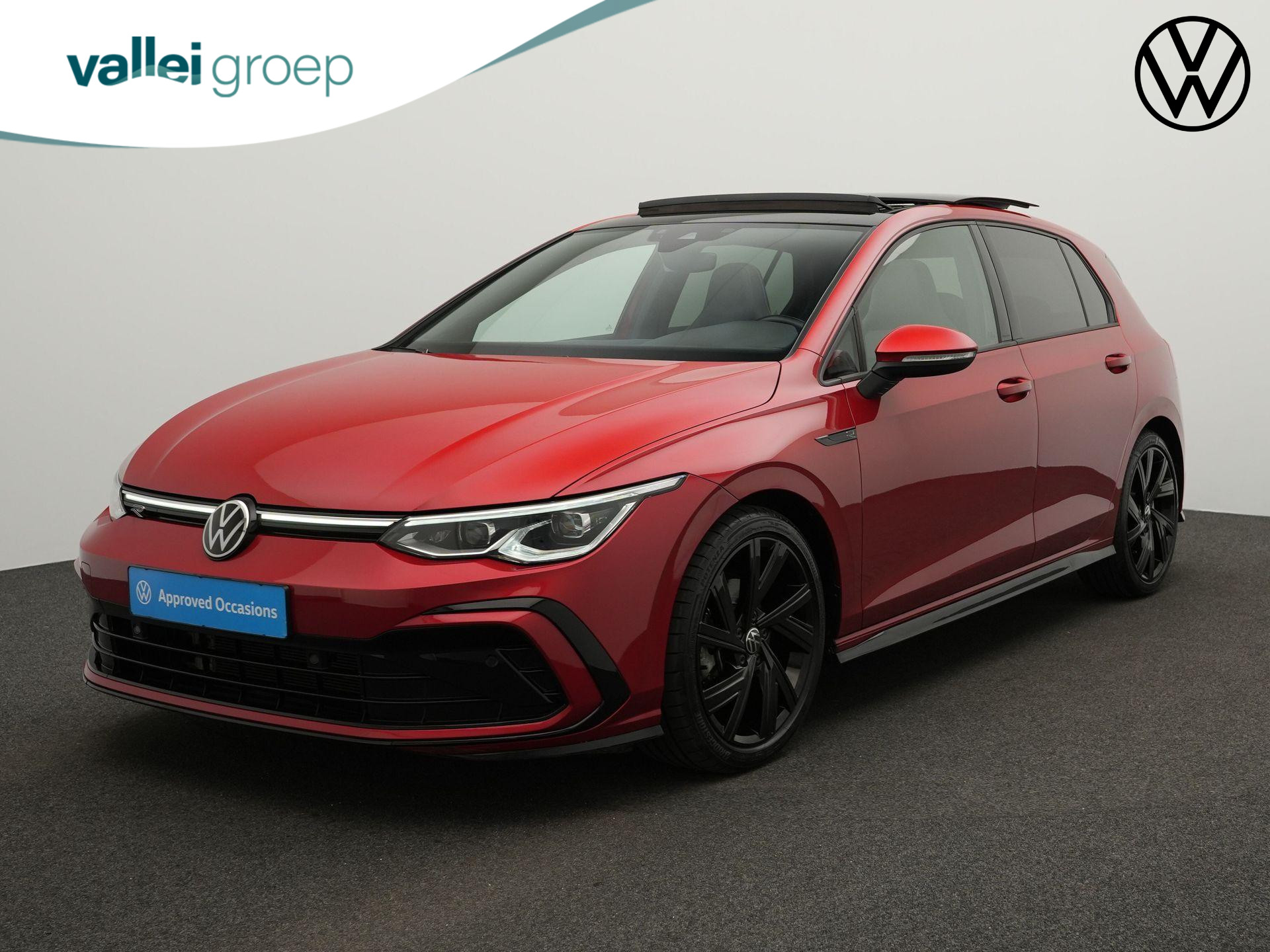 Volkswagen Golf 1.5 eTSI 150 pk DSG R-Line Business | Panoramadak | IQ Light | Navigatie | Adaptive Cruise | Parkeersensoren voor/achter