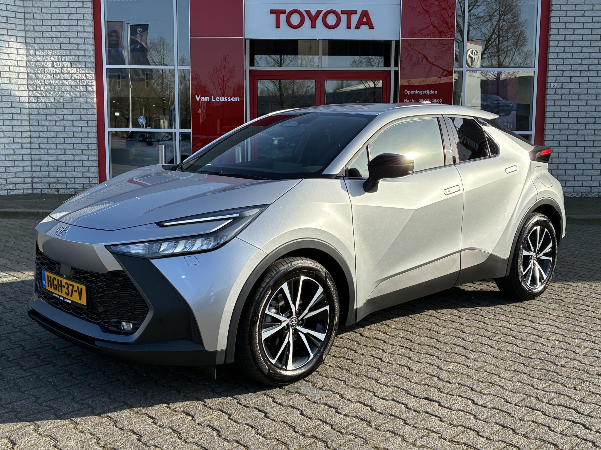 Toyota C-HR HYBRID 140 DYNAMIC STOEL/STUURVERW LED KEYLESS BSM 18" LM-VELGEN APPLE/ANDROID PARK-SENSOREN
