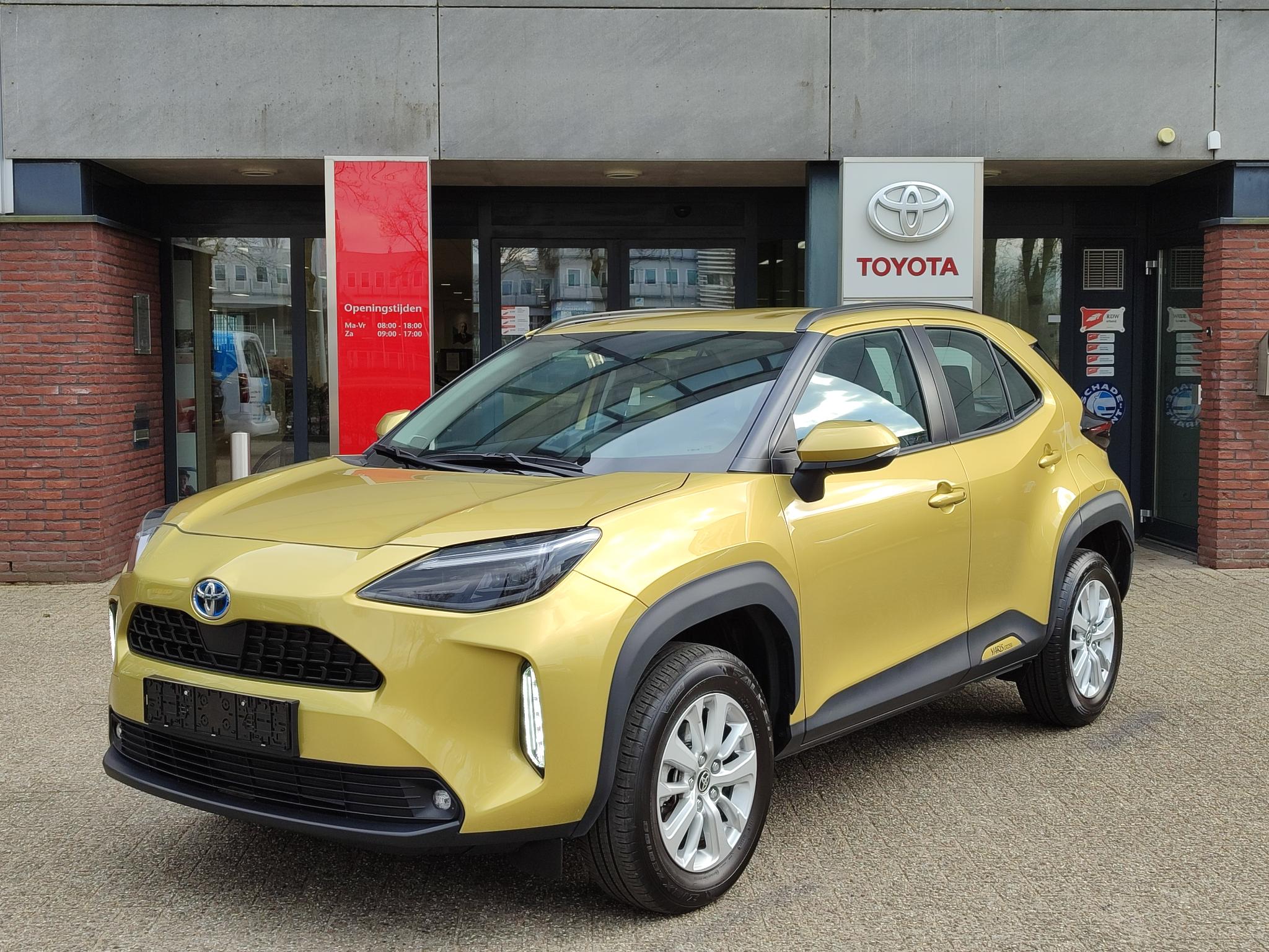 Toyota Yaris Cross 1.5 HYBRID DYNAMIC HEAD-UP STOEL/STUURVERW. EL-ACHTERKLEP LED-PAKKET DRAADLOOS-LADEN-TEL LMV