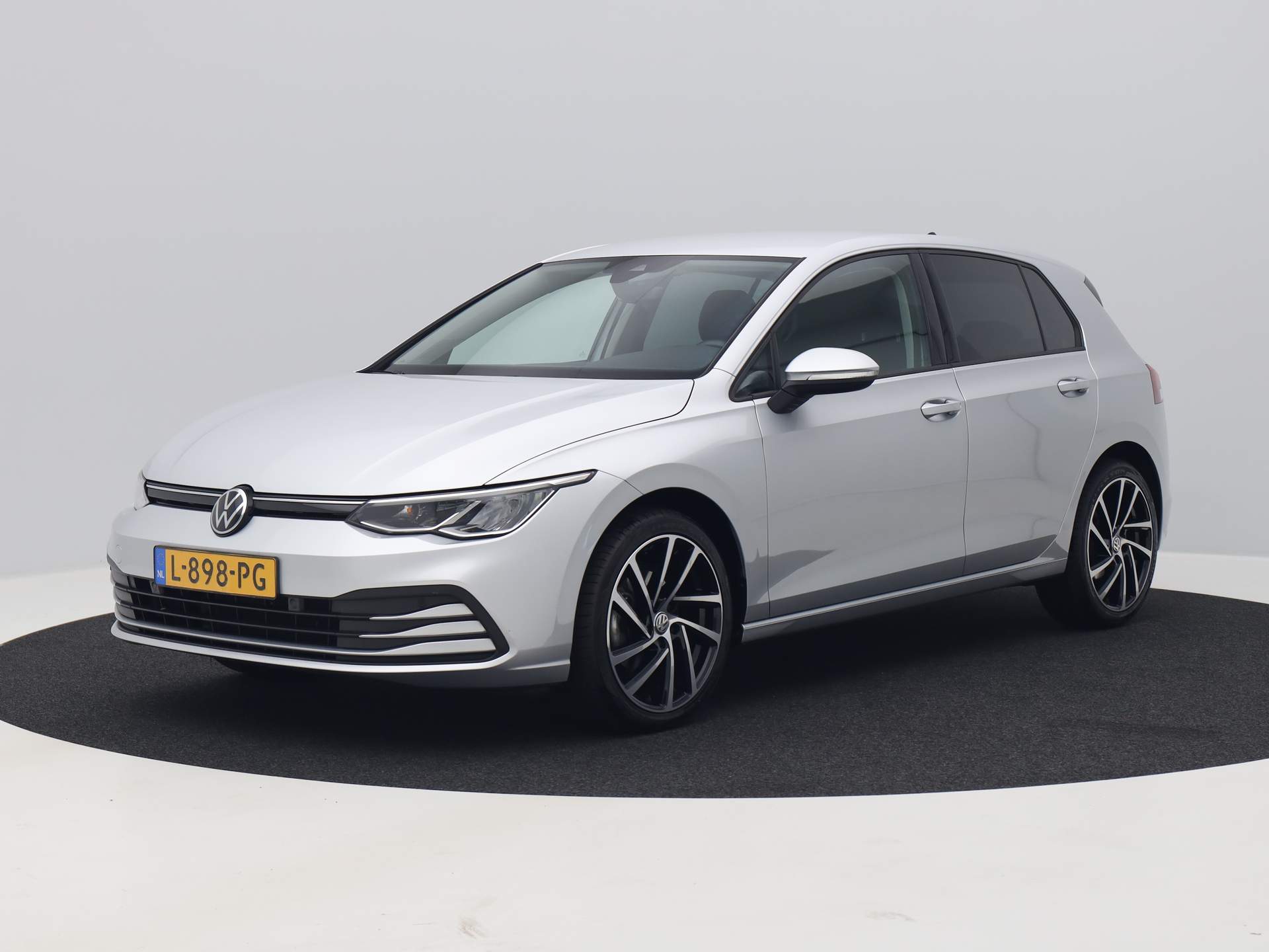 Volkswagen Golf 1.0 eTSI DSG-7 Life | VIRTUAL